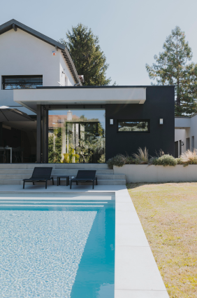 Image Decorative (3)