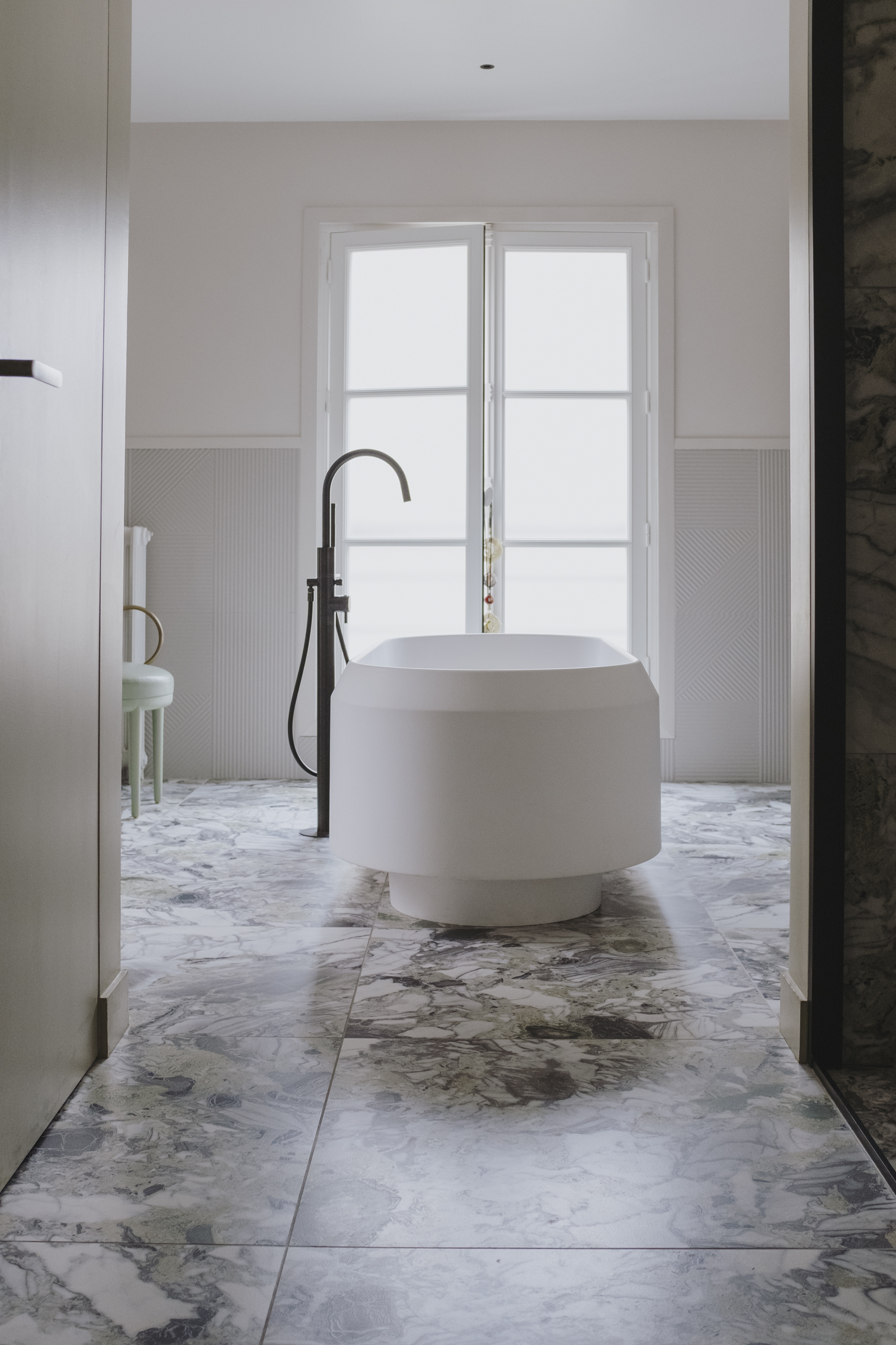 Salle-de-bain-baignoire-perene