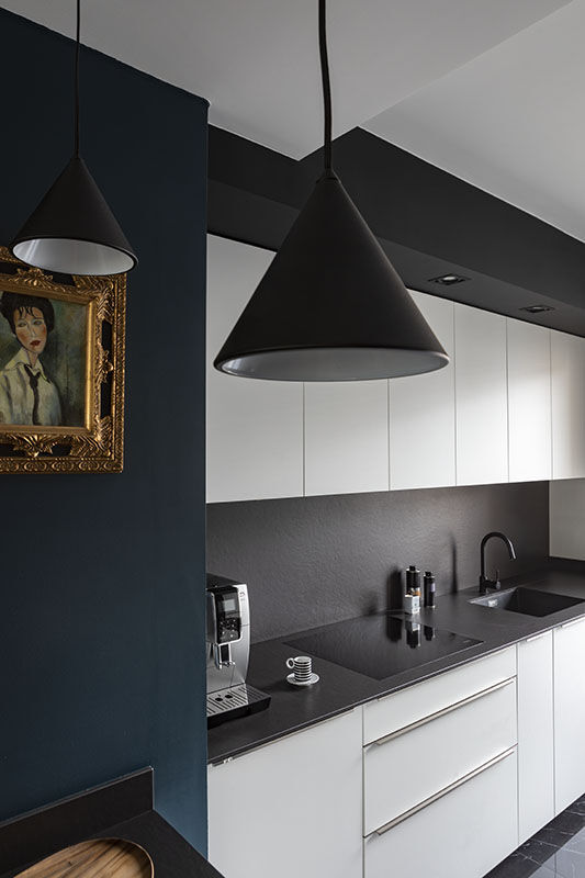 cuisine-bleu-de-prusse-et-blanc-mat-perene-lyon6