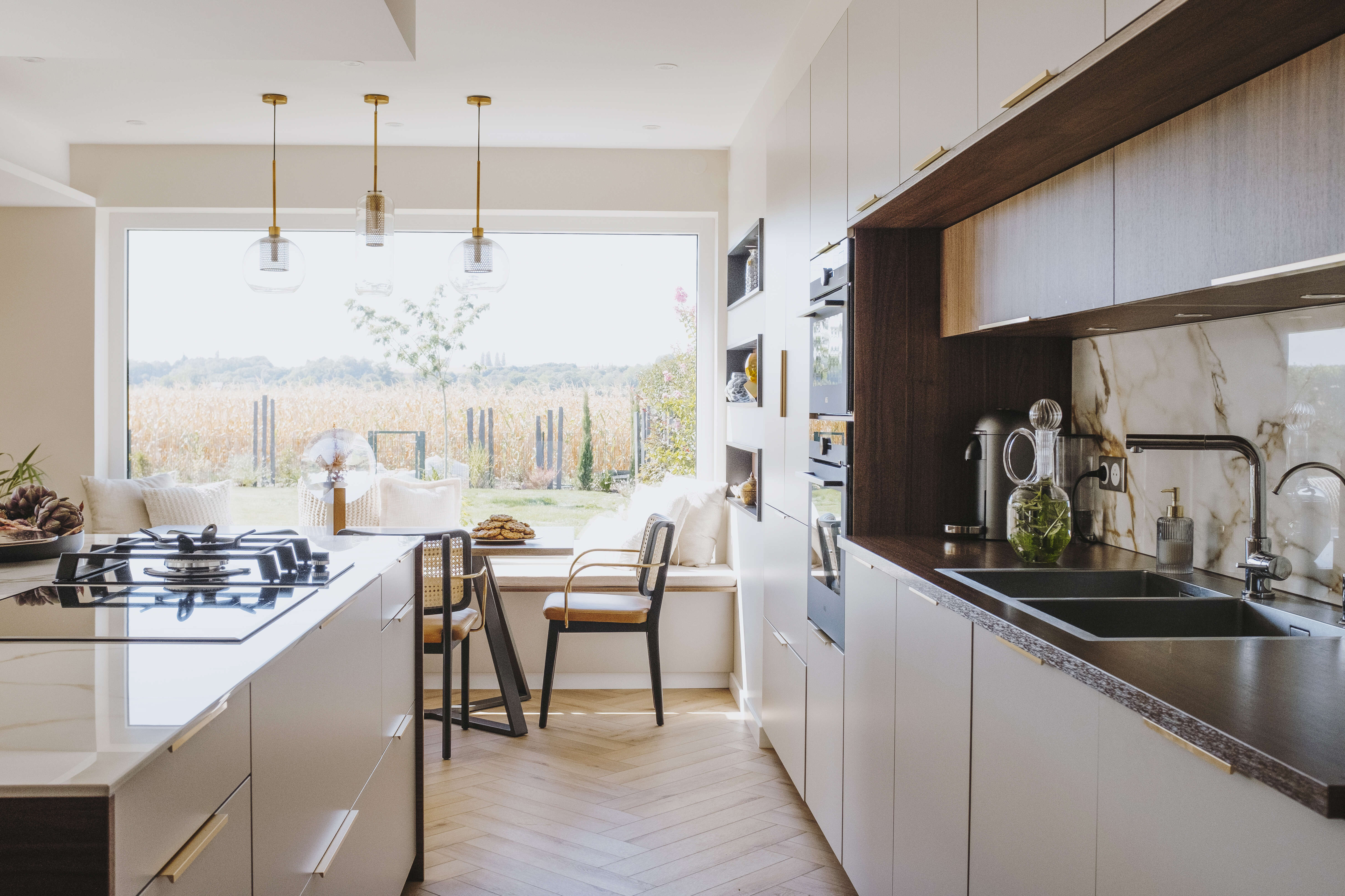 cuisine-ilot-blanc-bois-design-perene