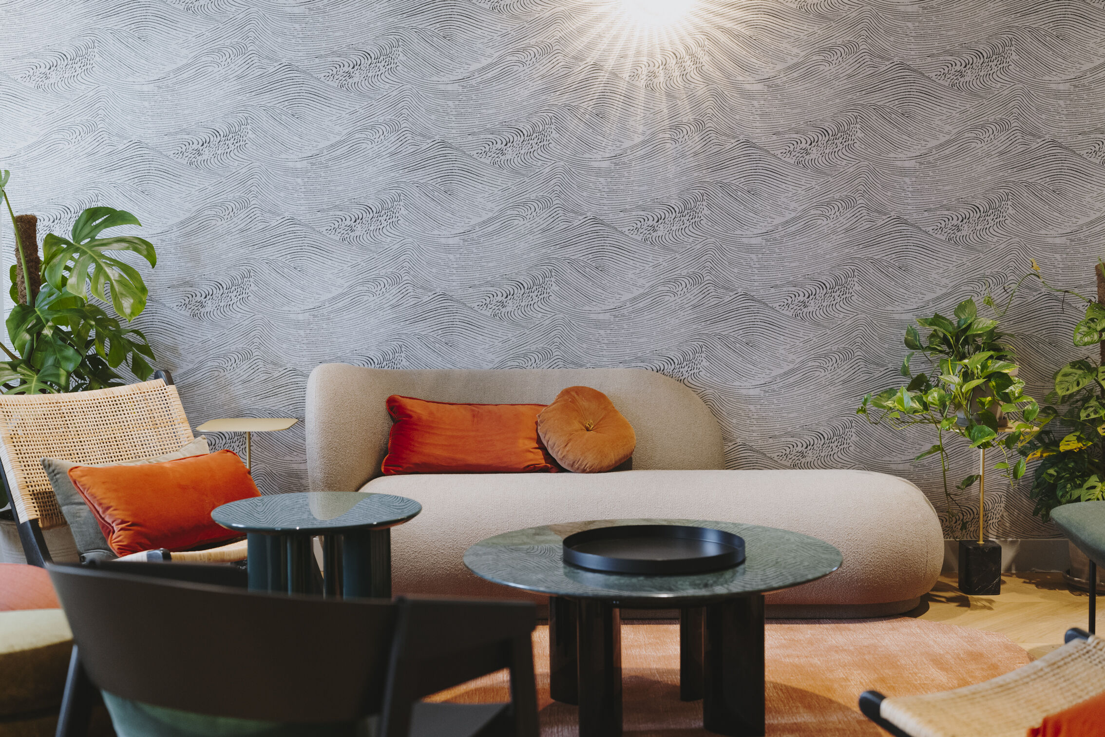 paier-peint-effet-vague-salon-contemporain-perene