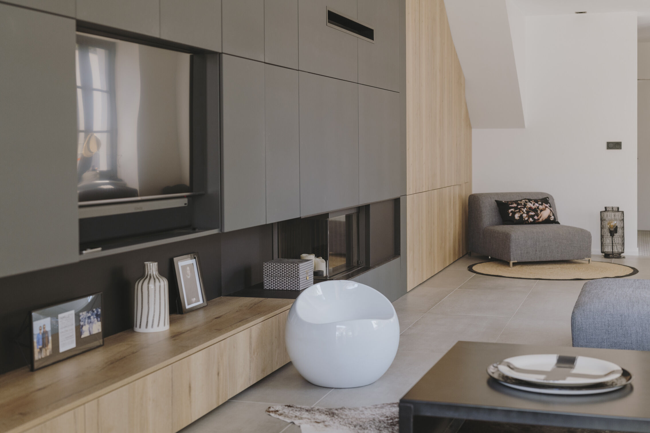 meuble-tele-dans-salon-contemporain-perene