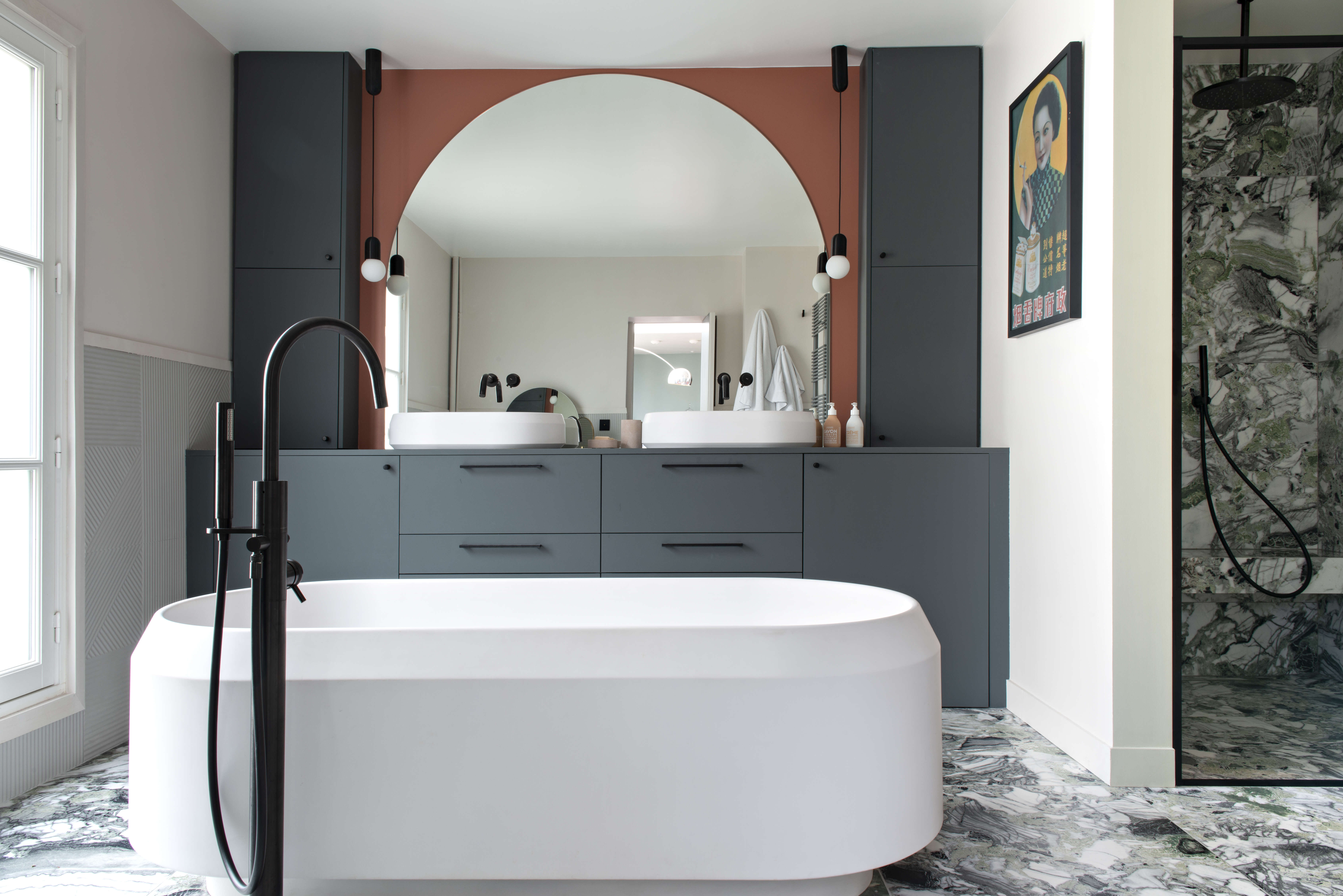 salle-de-bain-sur-mesure-baignoire-ilot-perene