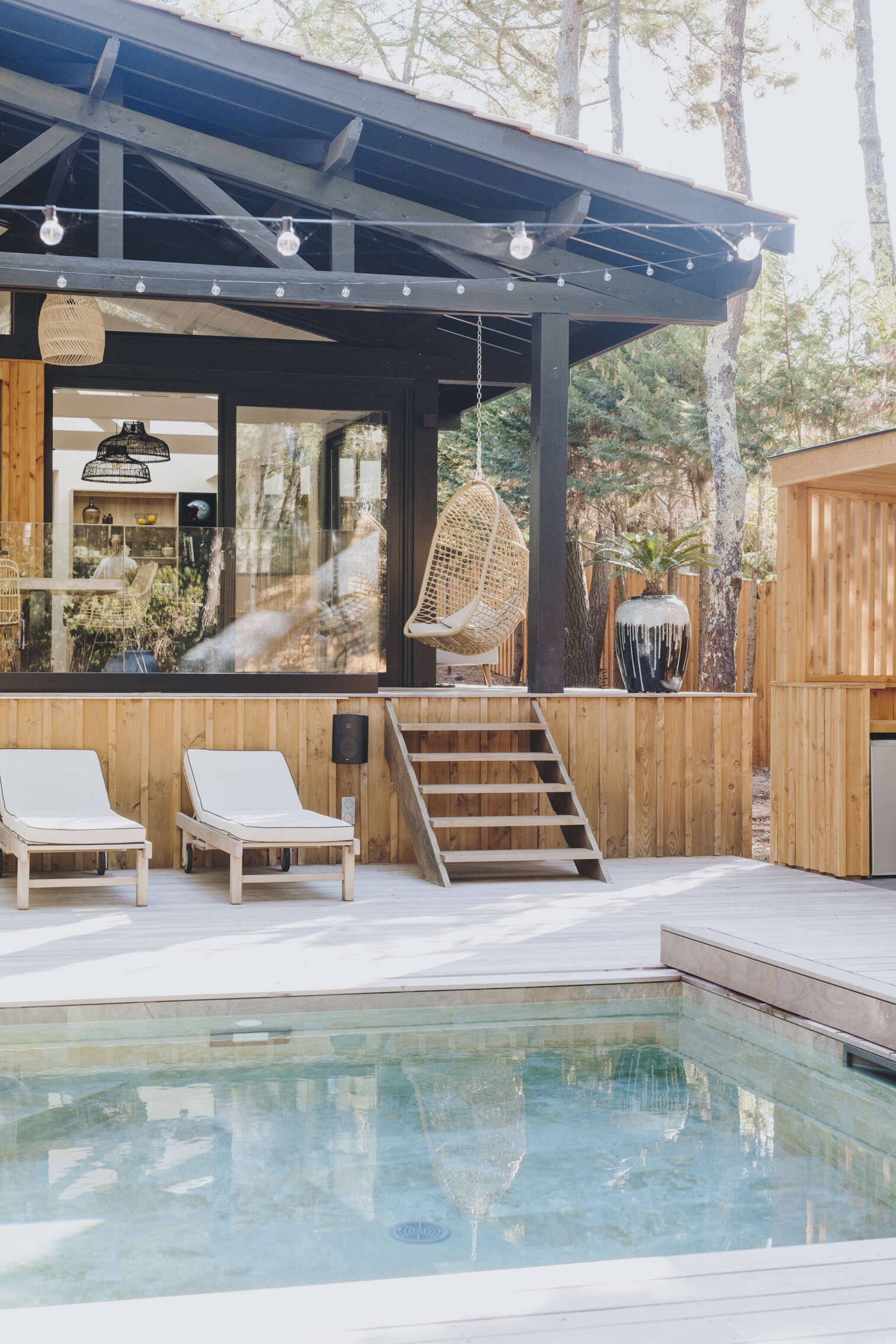 piscine-dans-maison-en-bois-perene