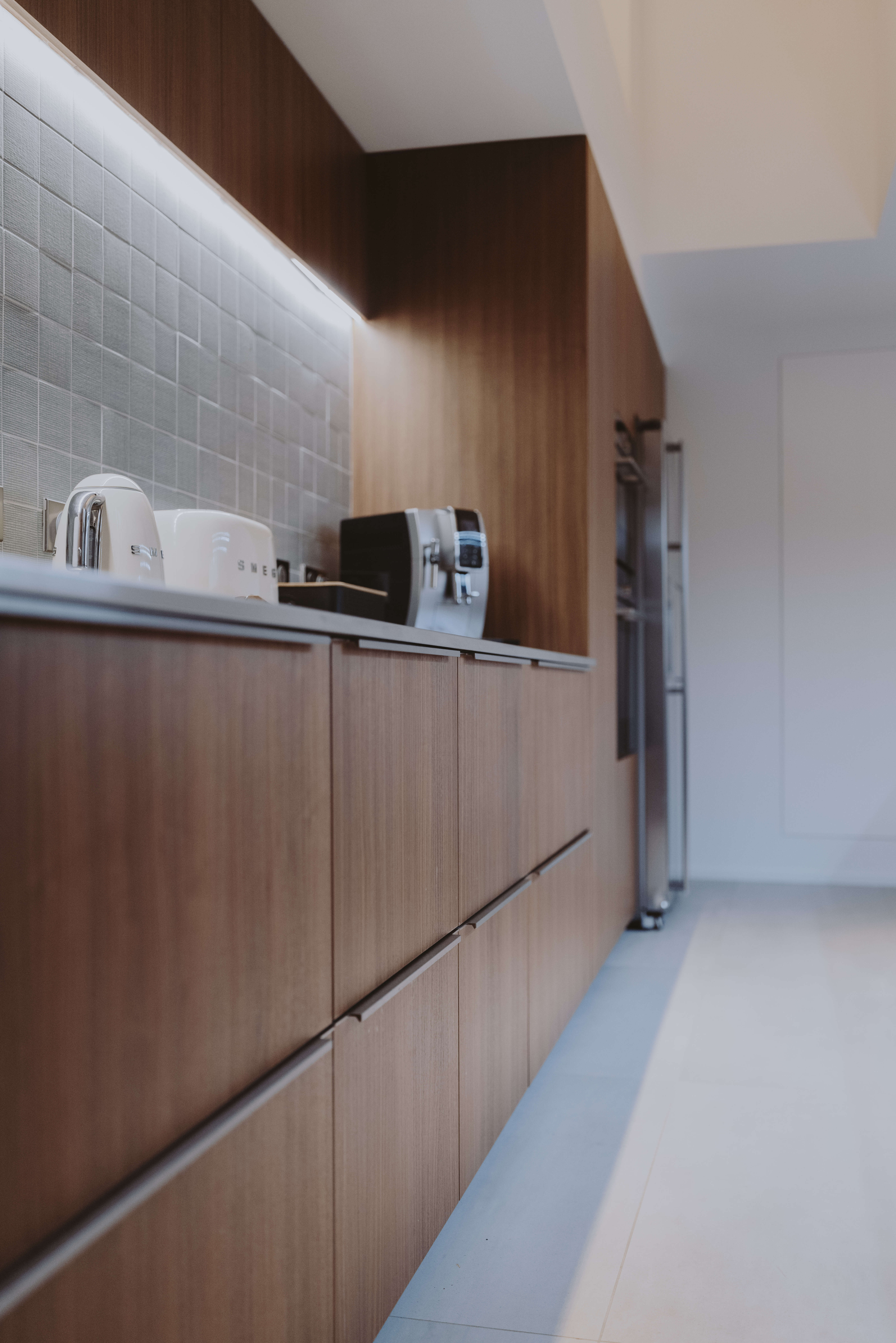 credence-en-carrelage-dans-cuisine-perene