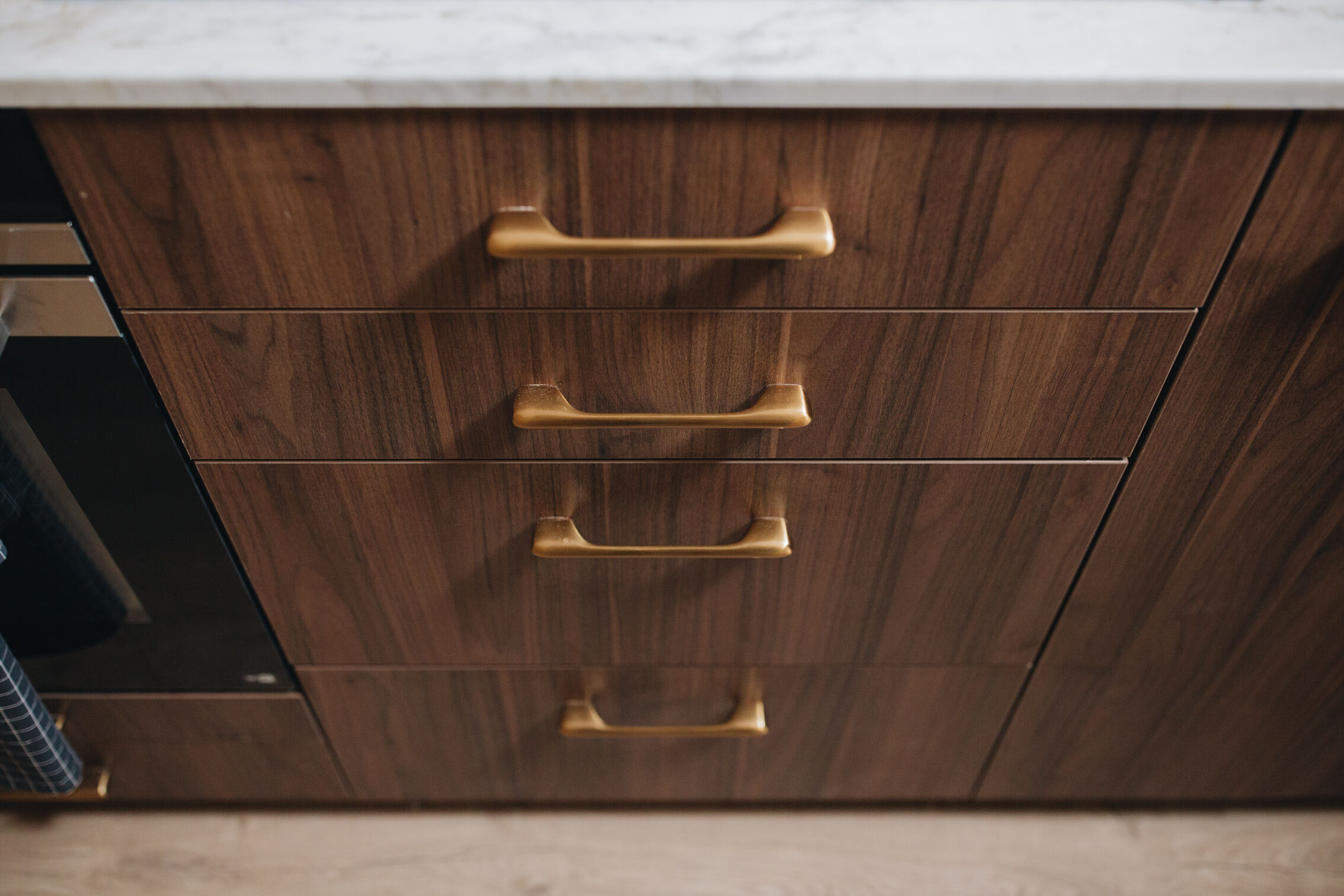 rangement-cuisine-bois-duplex-paris-perene