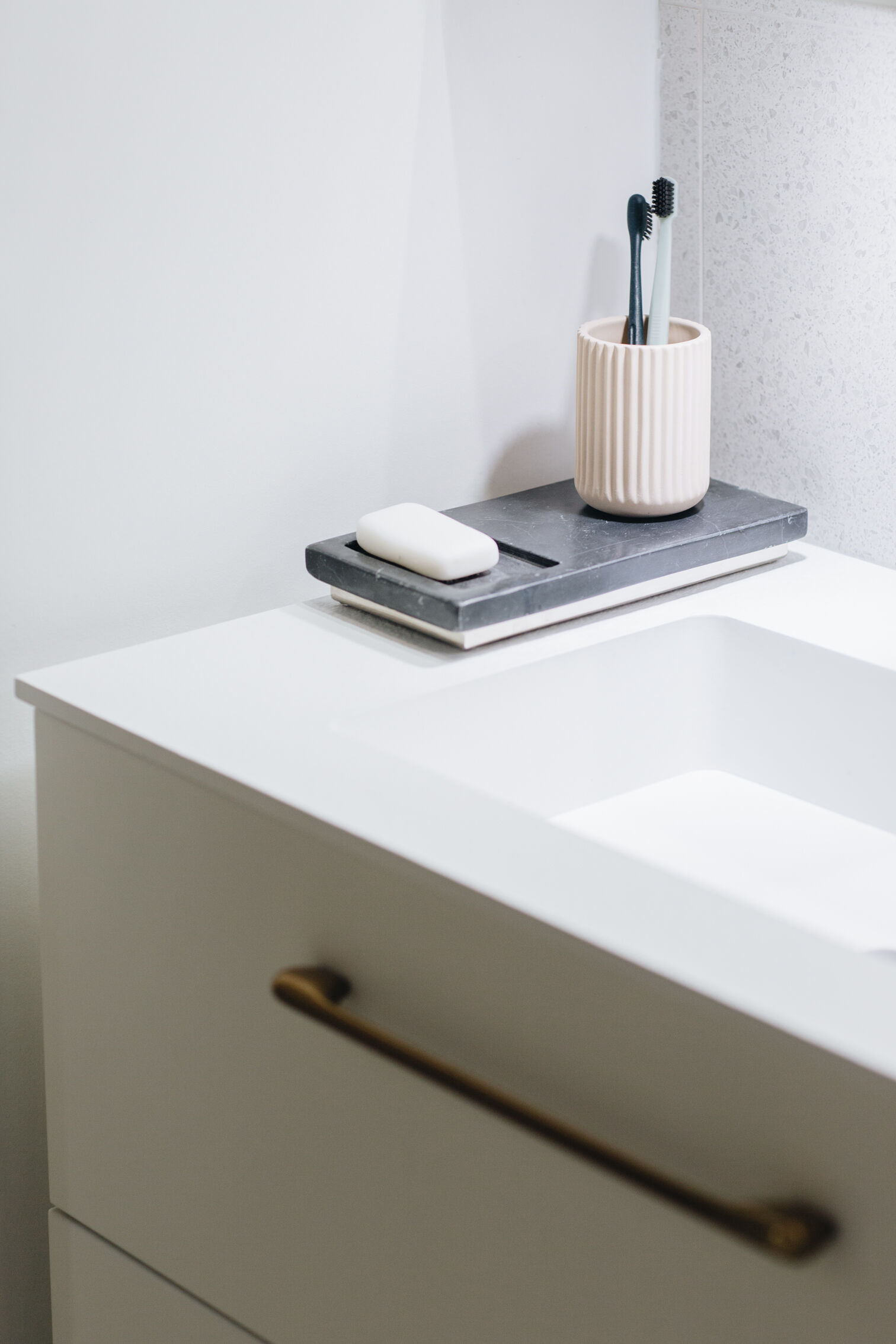 evier-salle-de-bain-duplex-perene