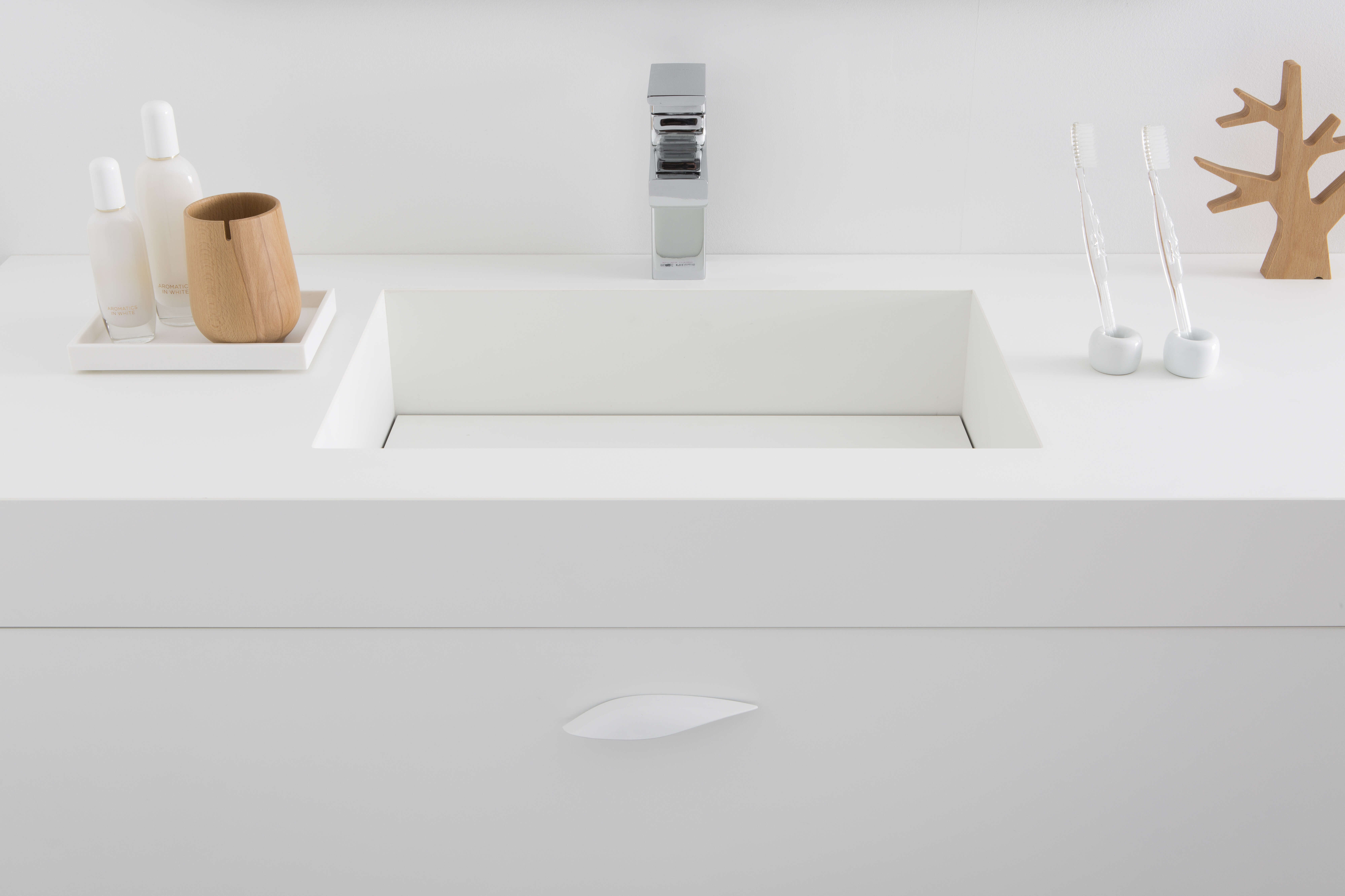 plan-eau-finition-fenix-salle-de-bain-perene