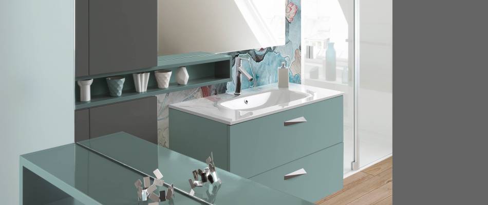 coiffeuse-debout-salle-de-bain-design-perene