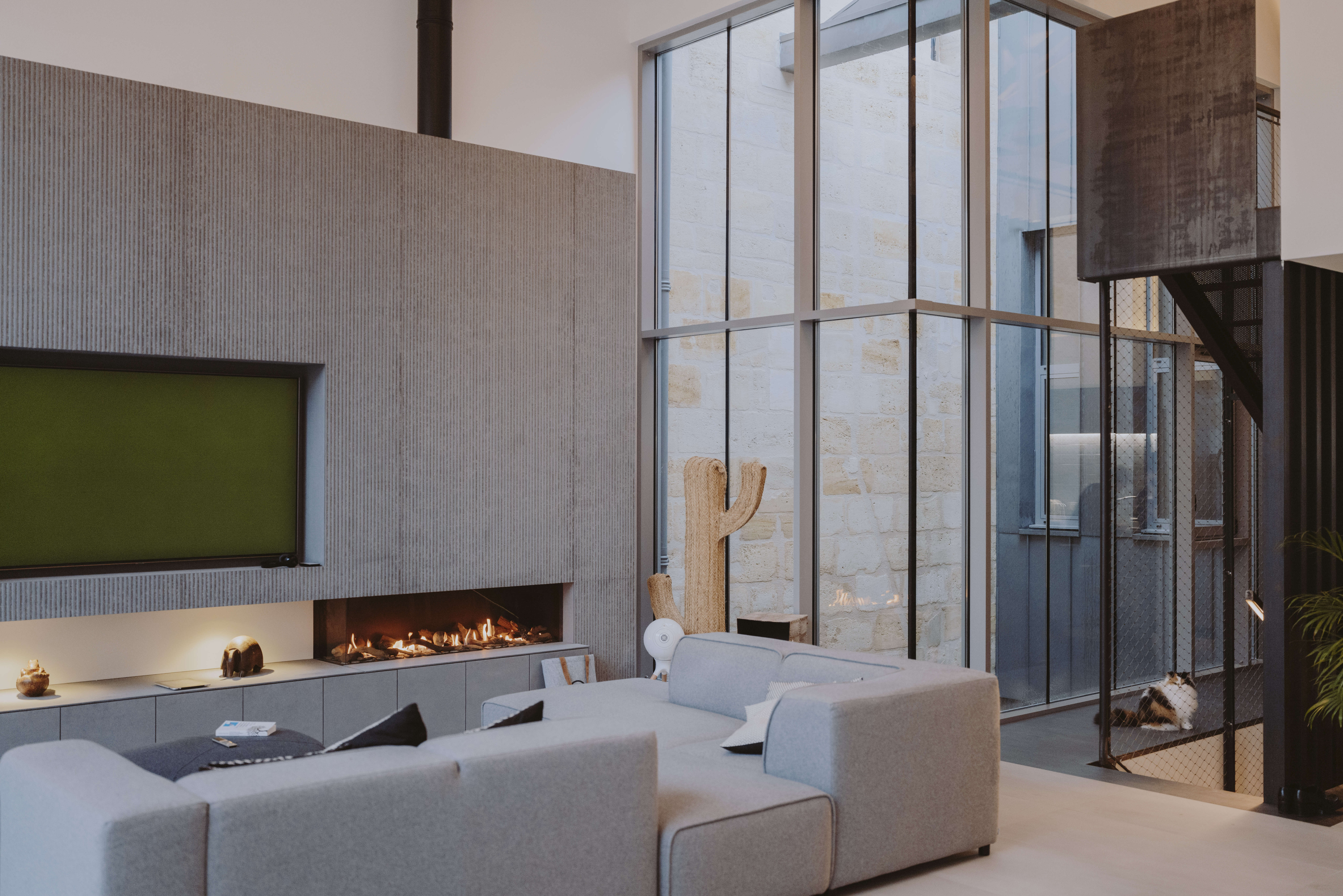 meuble-tv-salon-loft-minimaliste-perene