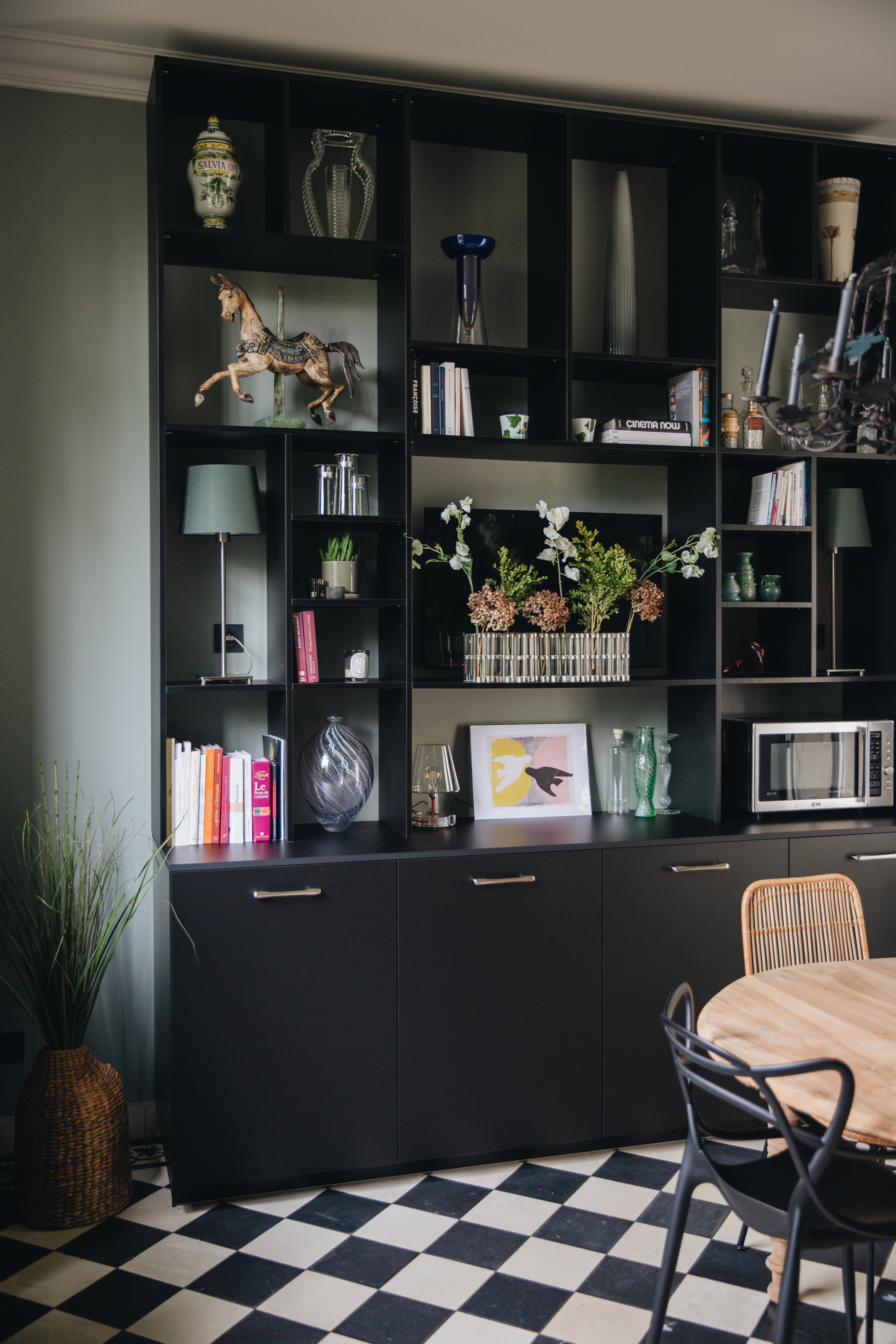 bibliotheque-table-cuisine-noir-mat