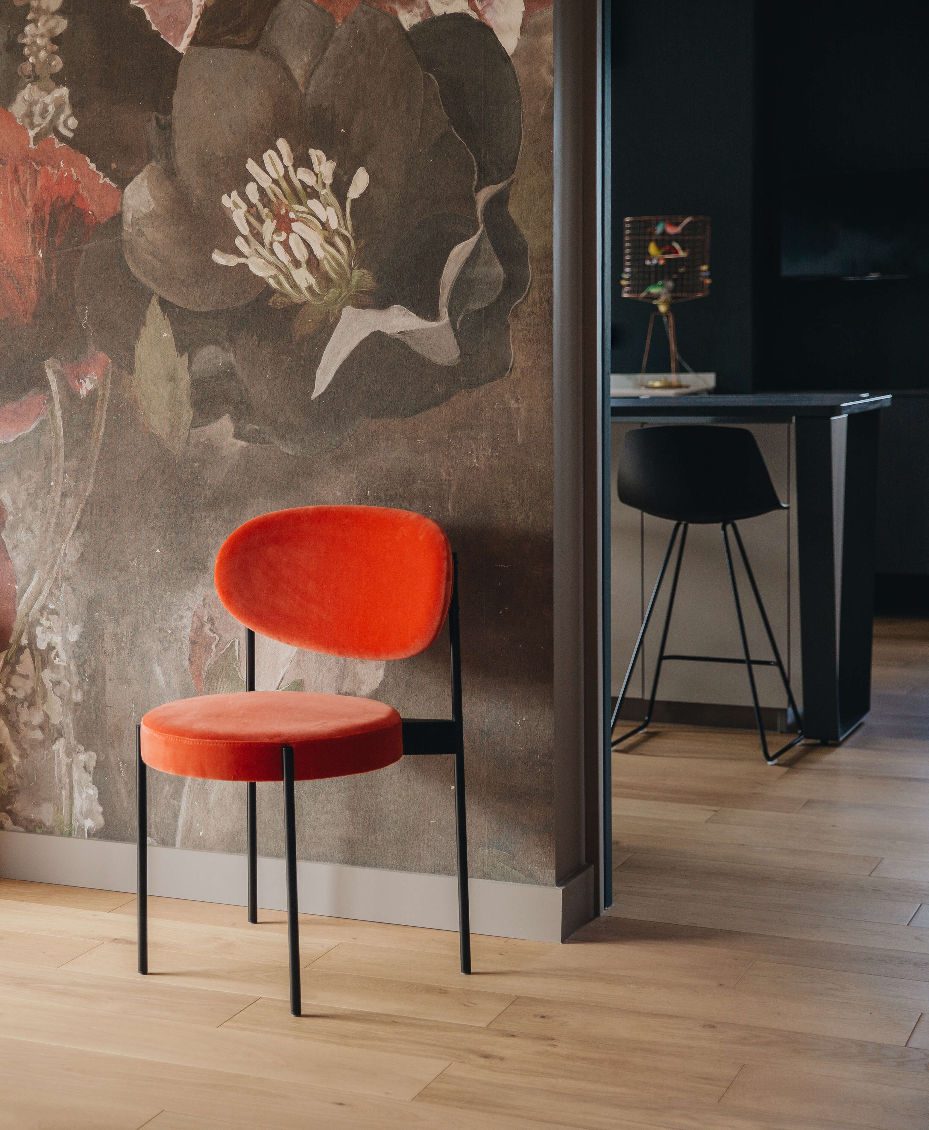 chaise-design-papier-peint-agencement-perene