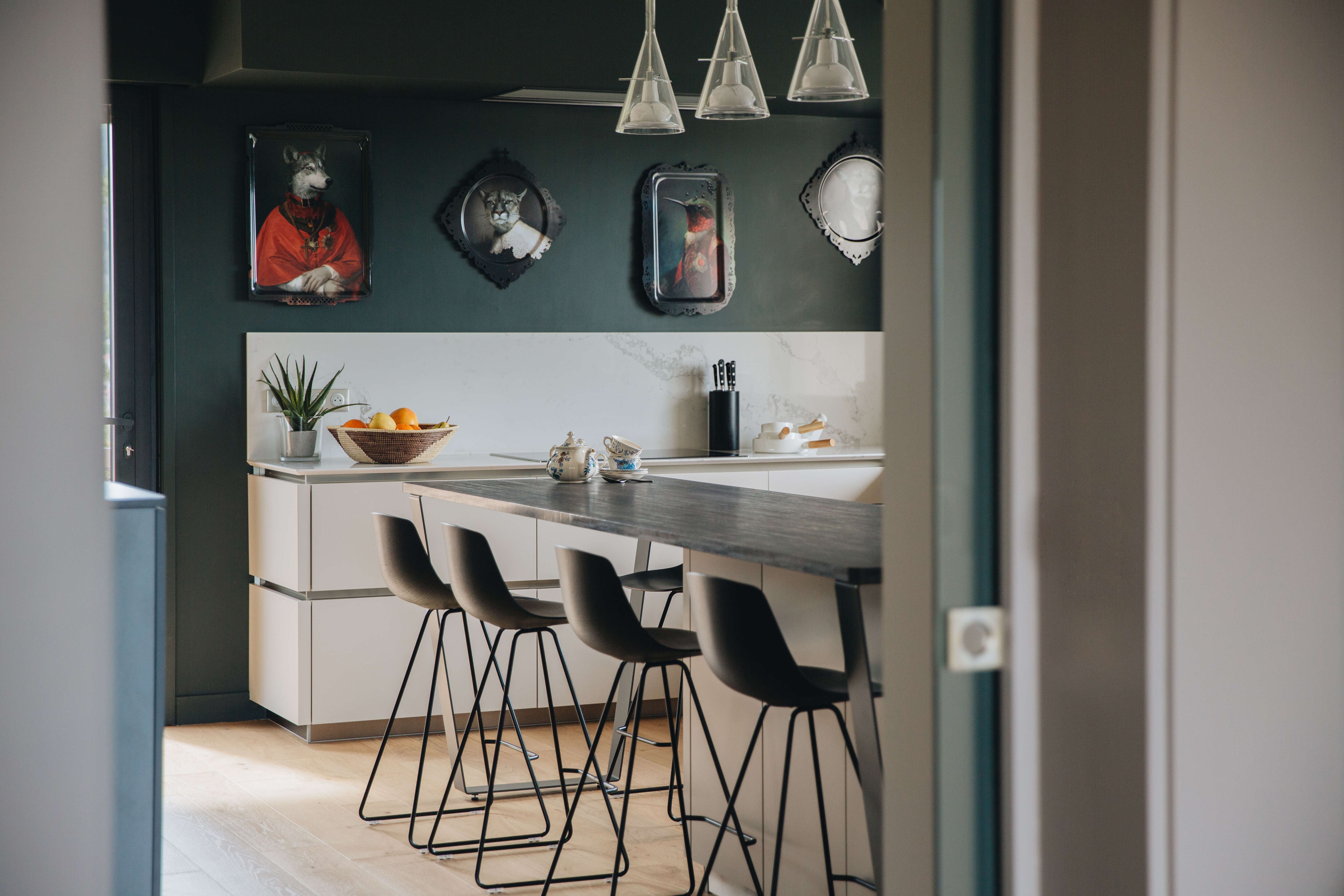 table-a-manger-cuisine-maison-familiale-perene