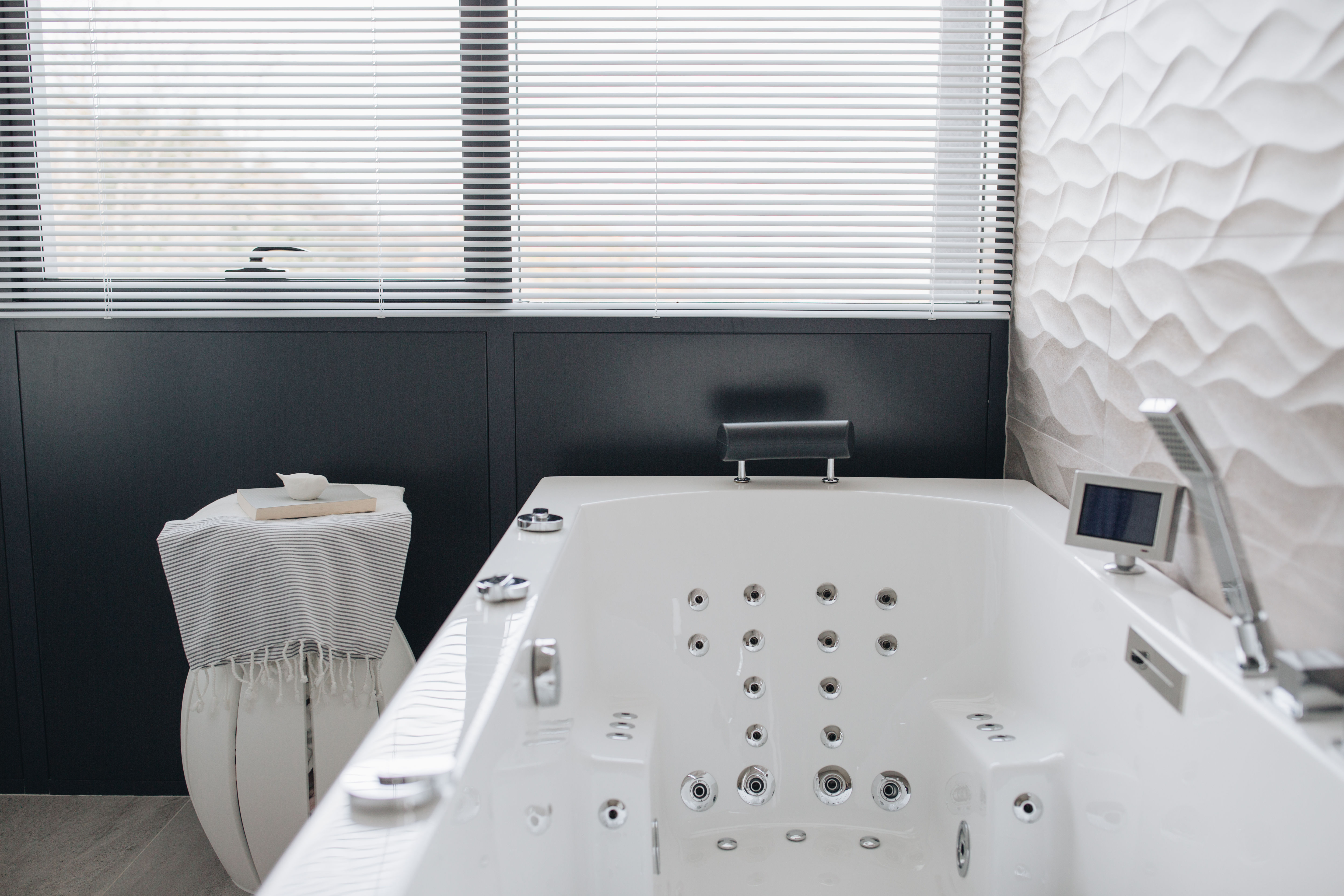 baignoire-salle-de-bain-symétrie