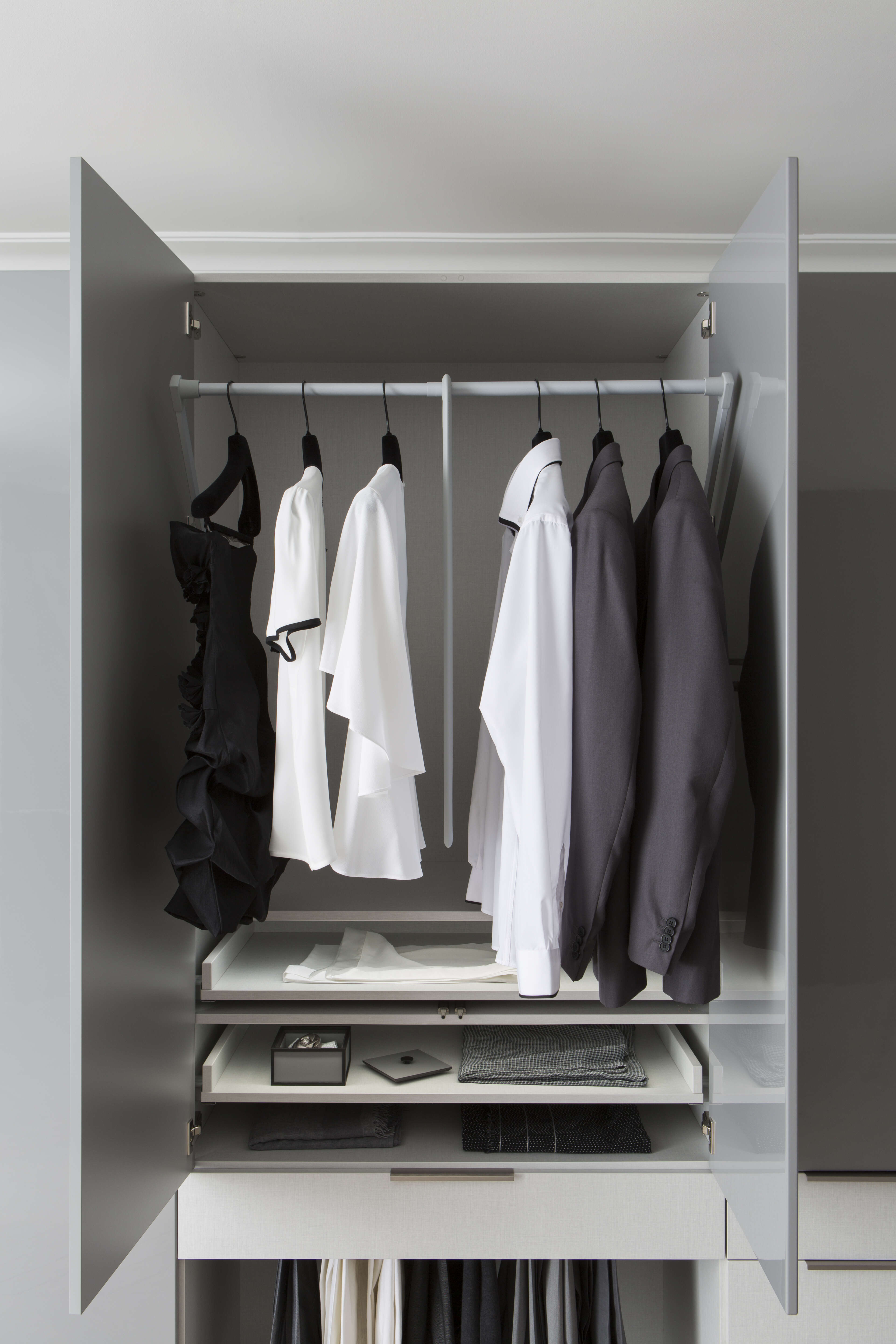 elevateur-garde-robe-dressing-sur-mesure-perene