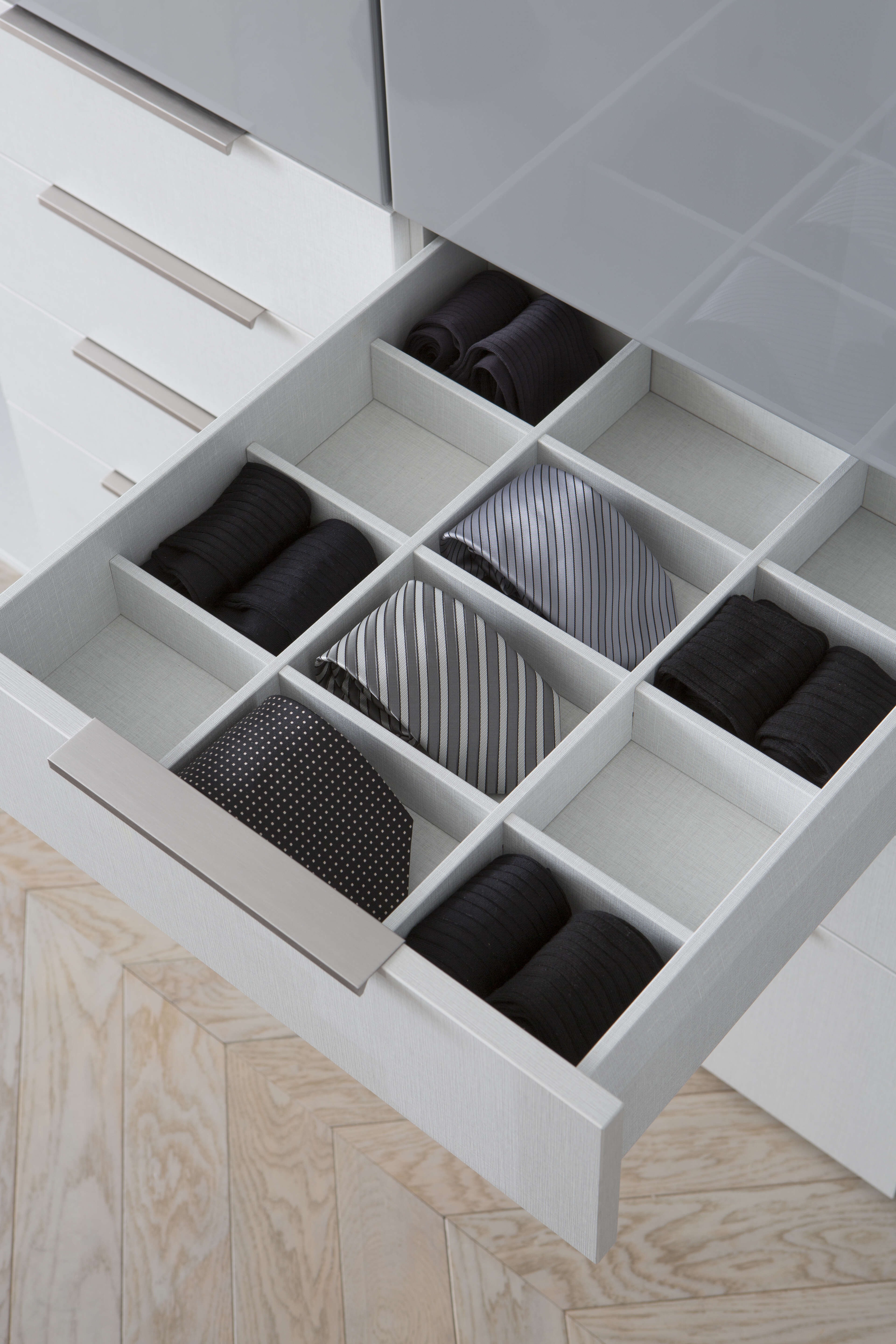 tiroirs-croisillons-dressing-sur-mesure-perene