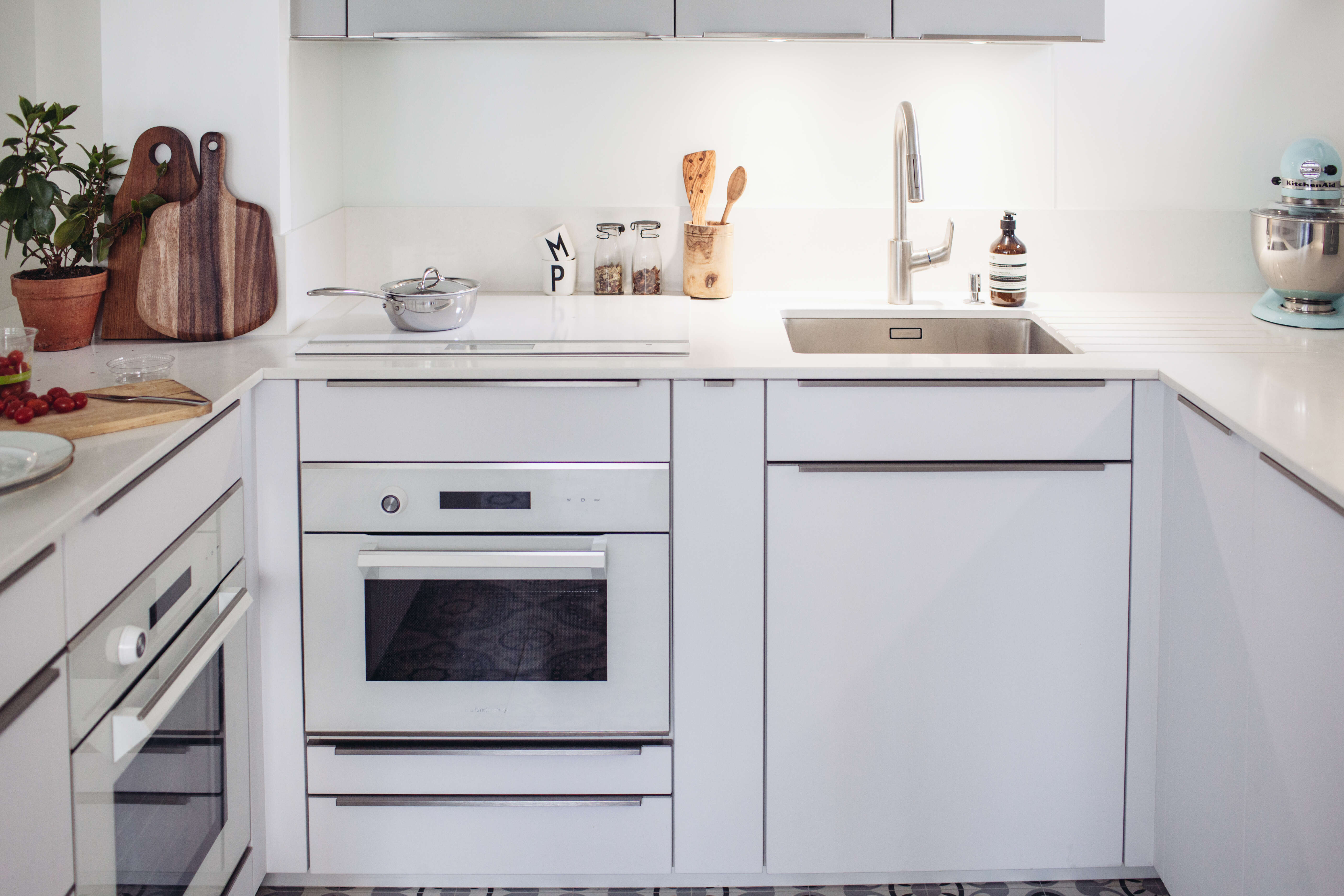 meubles-cuisine-finition-blanc-mat-agencement-perene