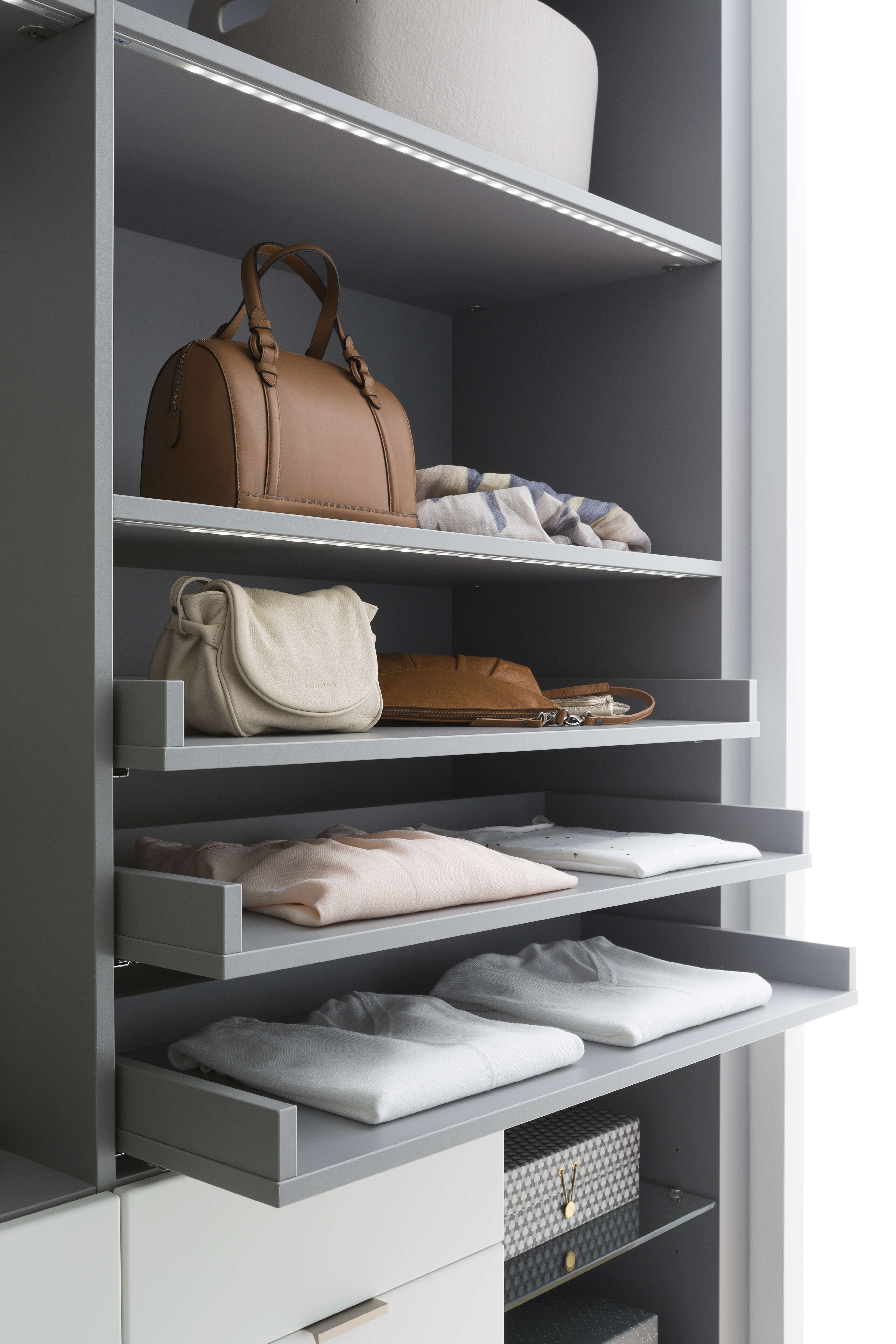 tiroirs-coulissant-dressing-suite-parentale-perene