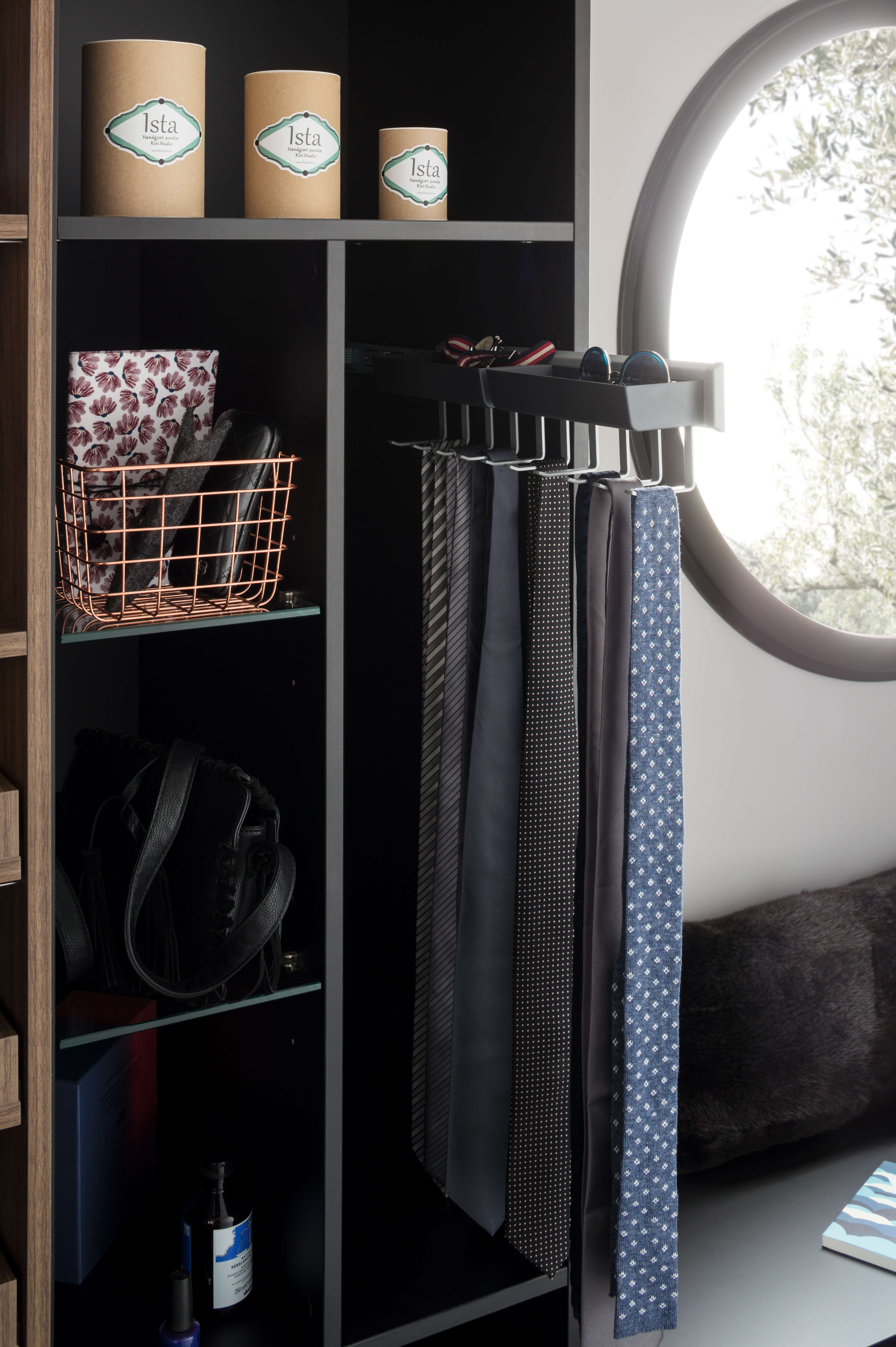 rangements-et-porte-cravates-dressing-perene