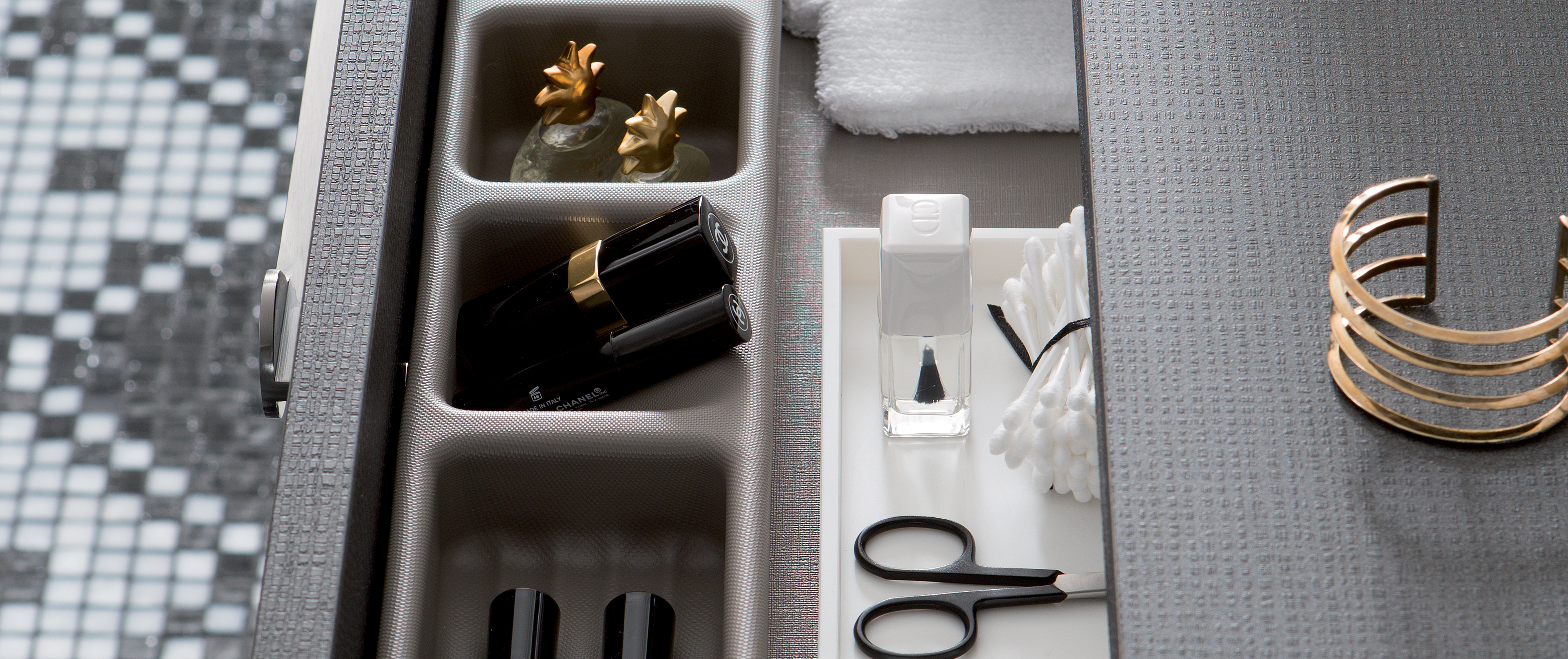 tiroir-rangement-maquillage-noir-1