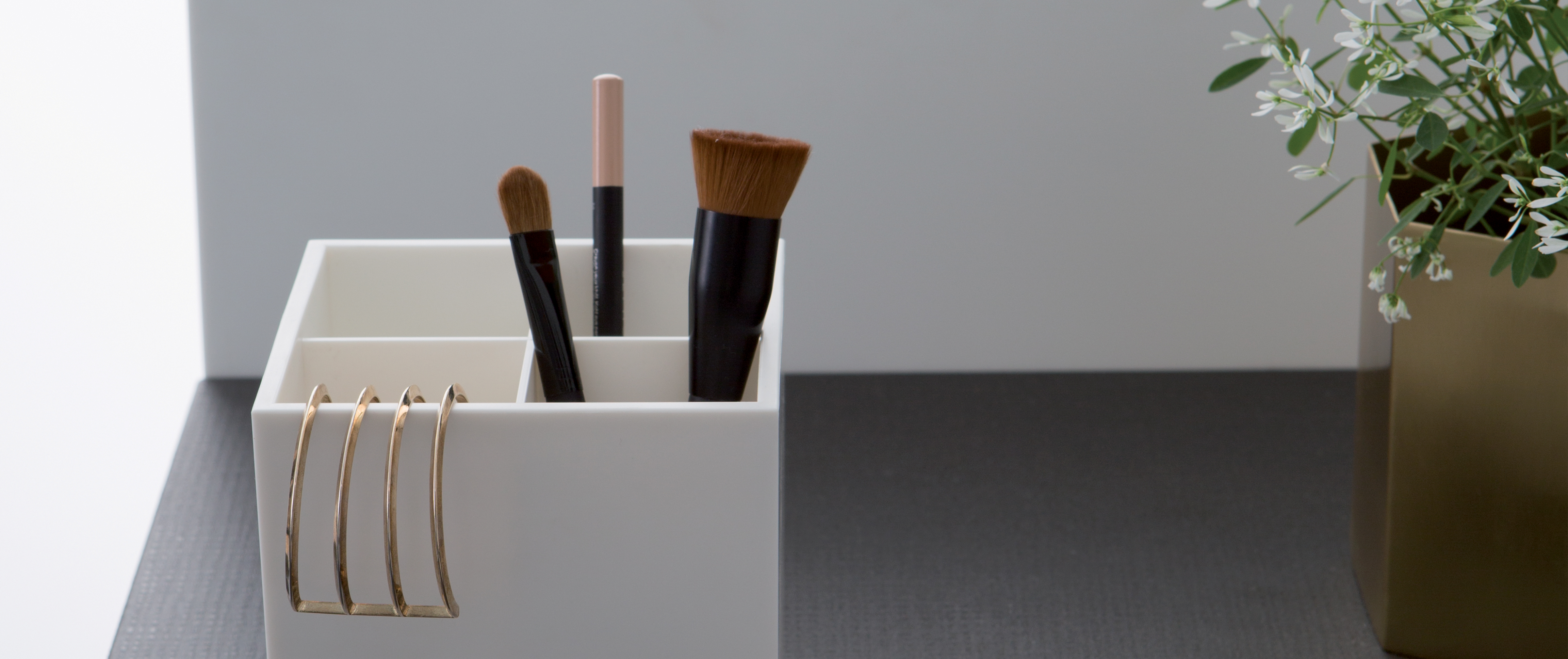 maquillage-rangement-sur-mesure-perene-noir-2