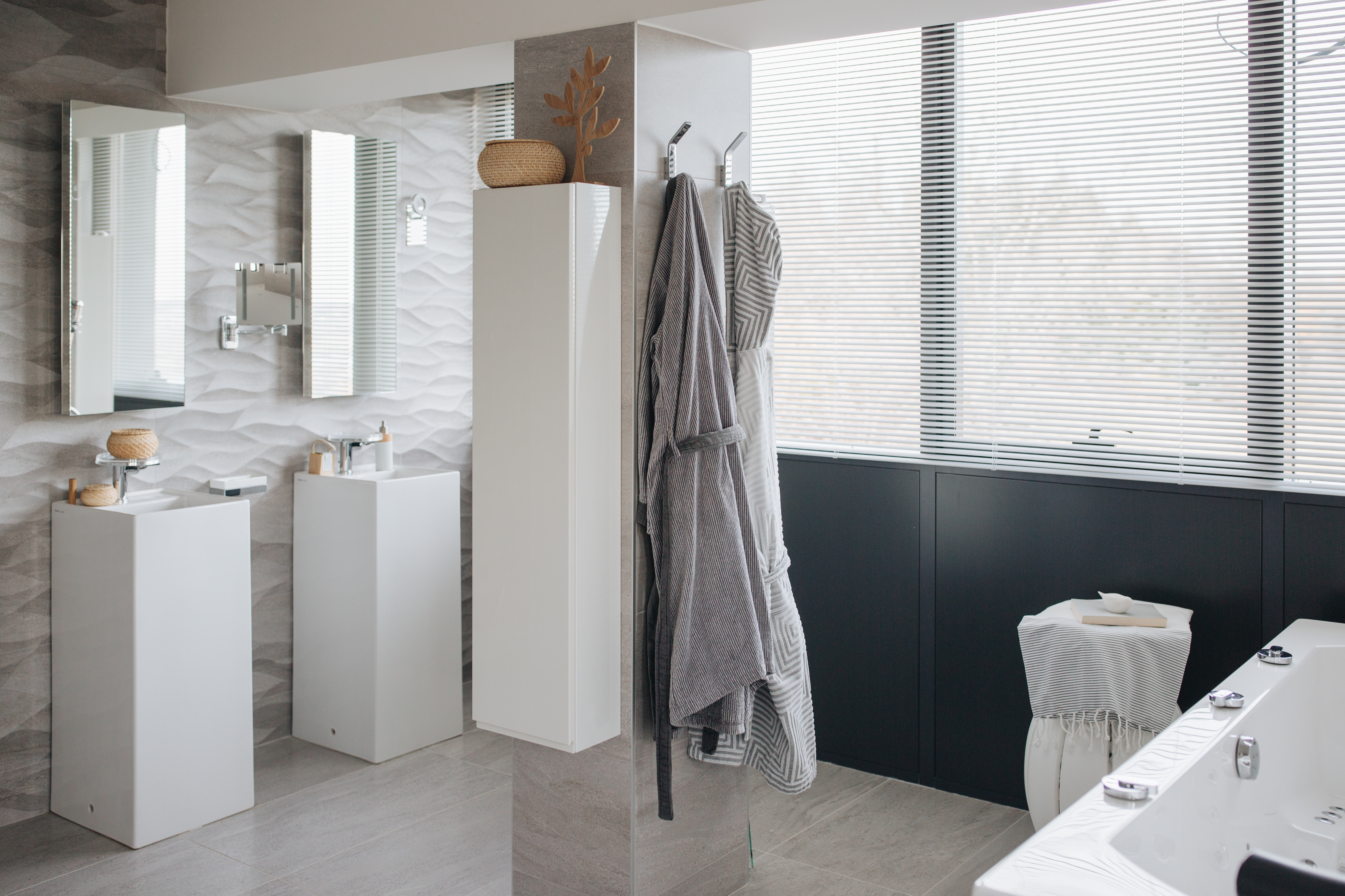 Salle-de-bain-spa-jacuzzi-Perene