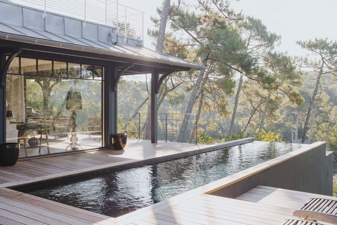 maison-lumineuse-avec-piscine-réduite