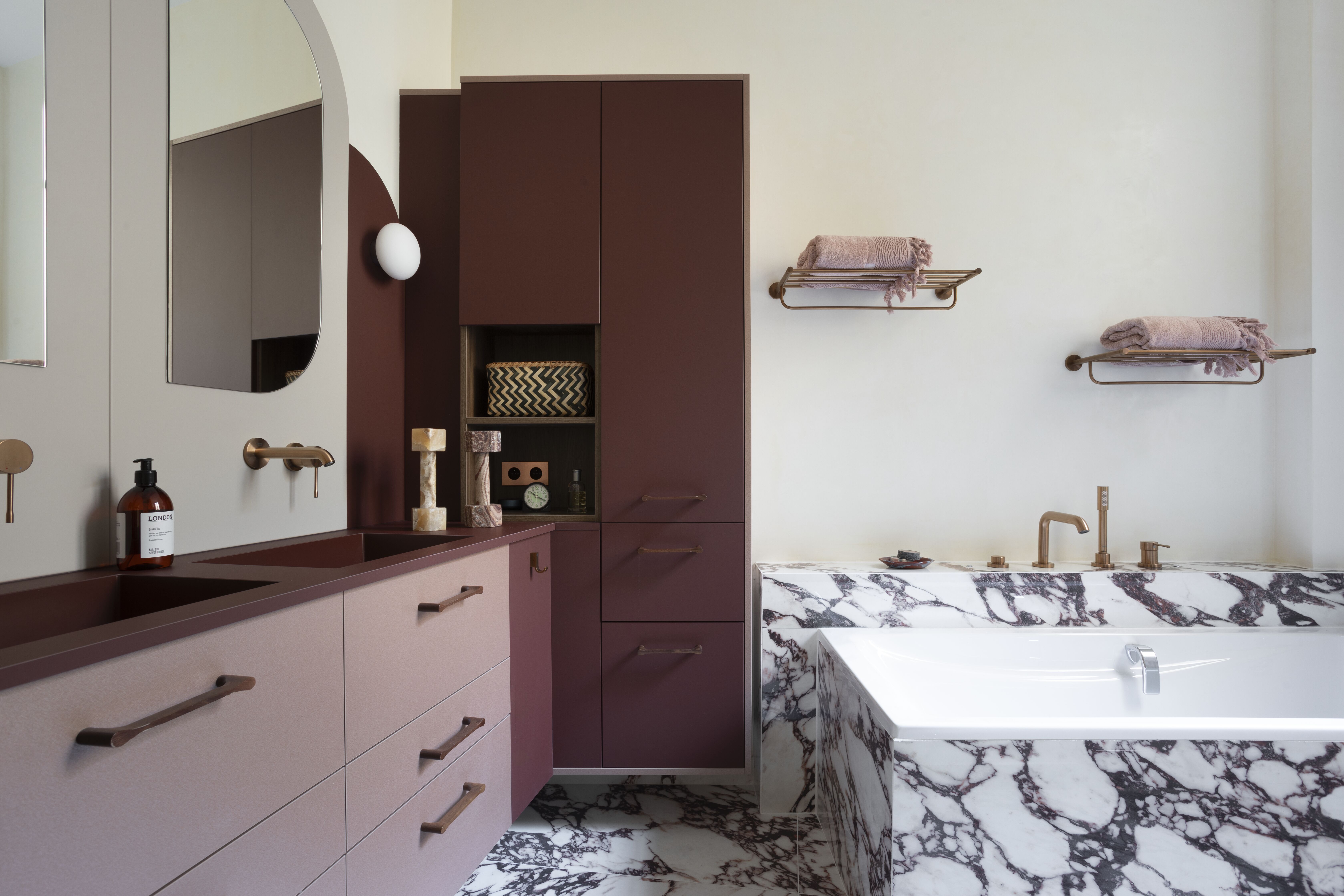 Salle-de-bains-marbre-rose-Perene