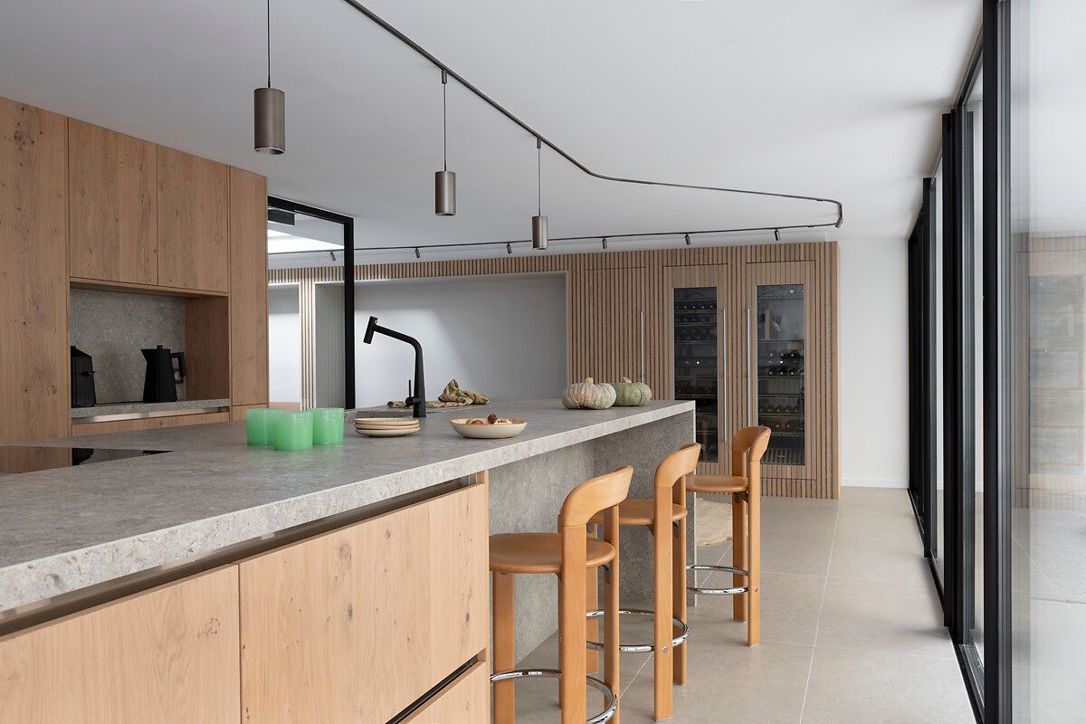 Cave-a-vin-sur-mesure-cusine-contemporaine-Perene