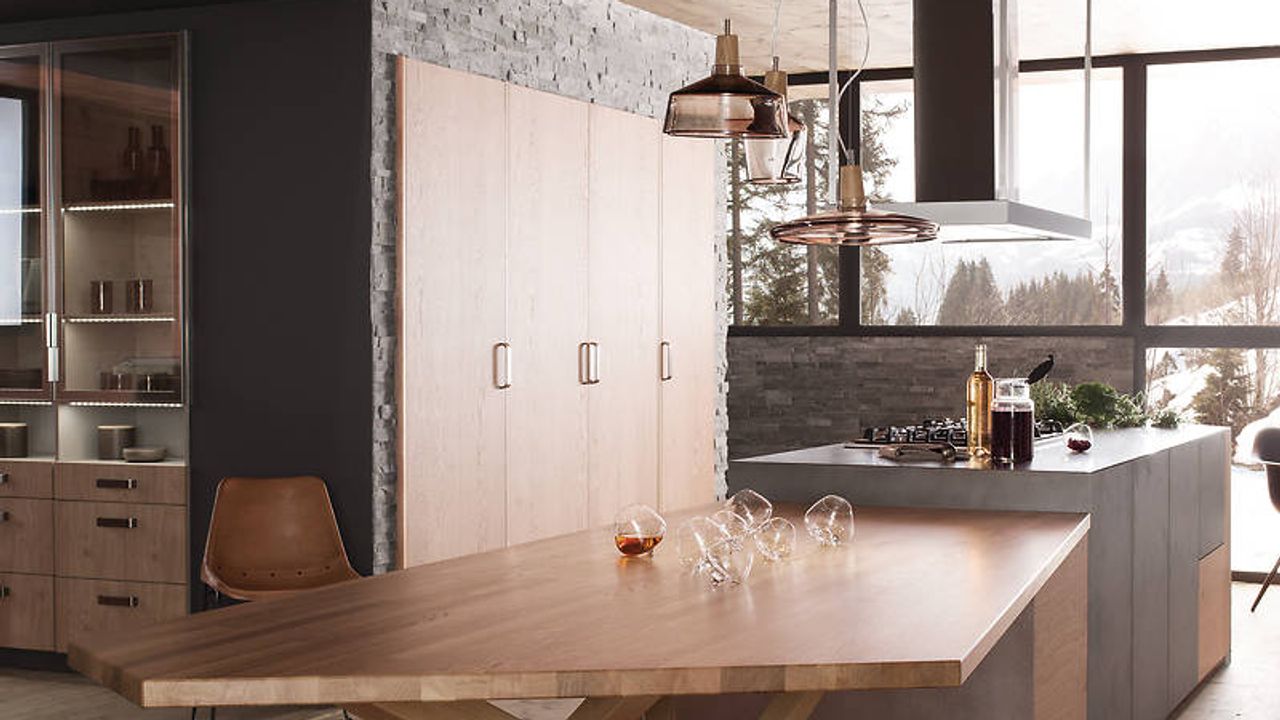 agencement-sur-mesure-chalet-cuisine-bois-Perene