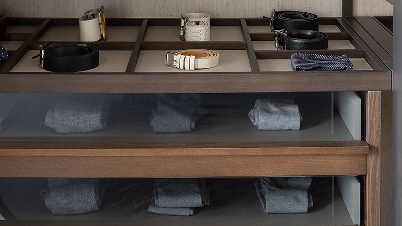 Rangement-vestiaire-homme-dressing-luxe-Perene