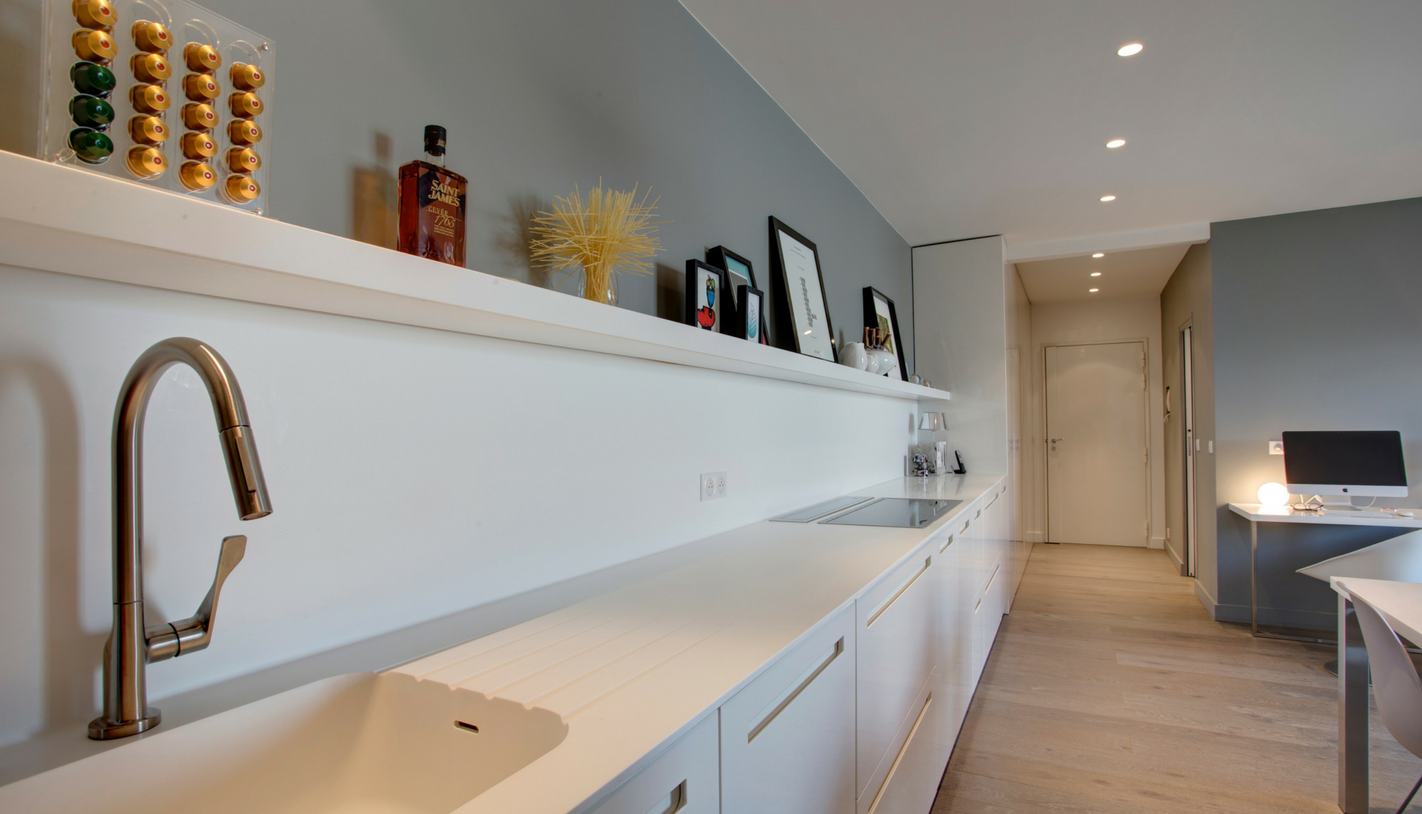 Perene%20Trocad%C3%A9ro%20Paris%2016%20Cuisine%20ouverte%20laque%20blanche%207