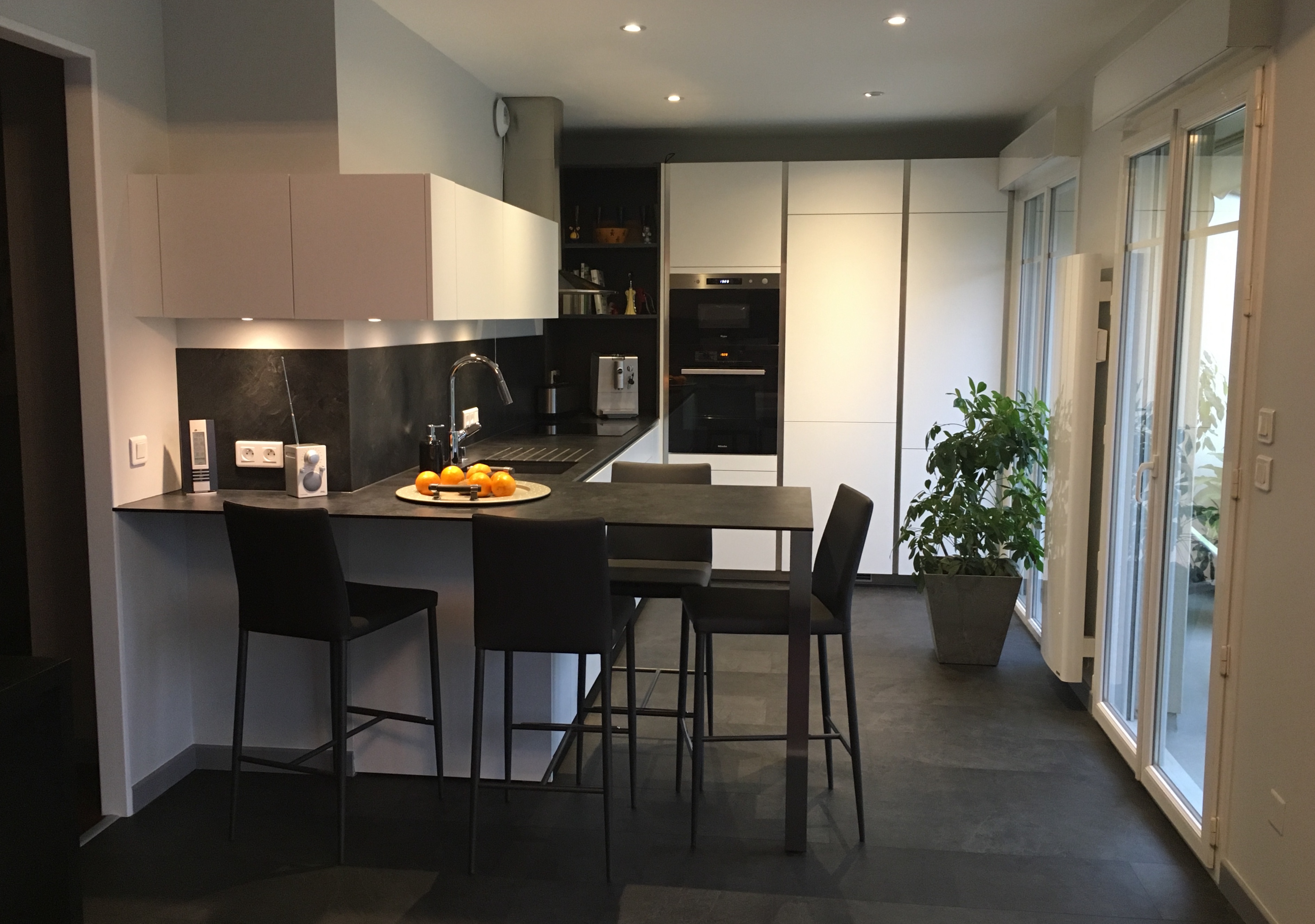 cuisine-moderne-blanche-perene-clermont-ferrand