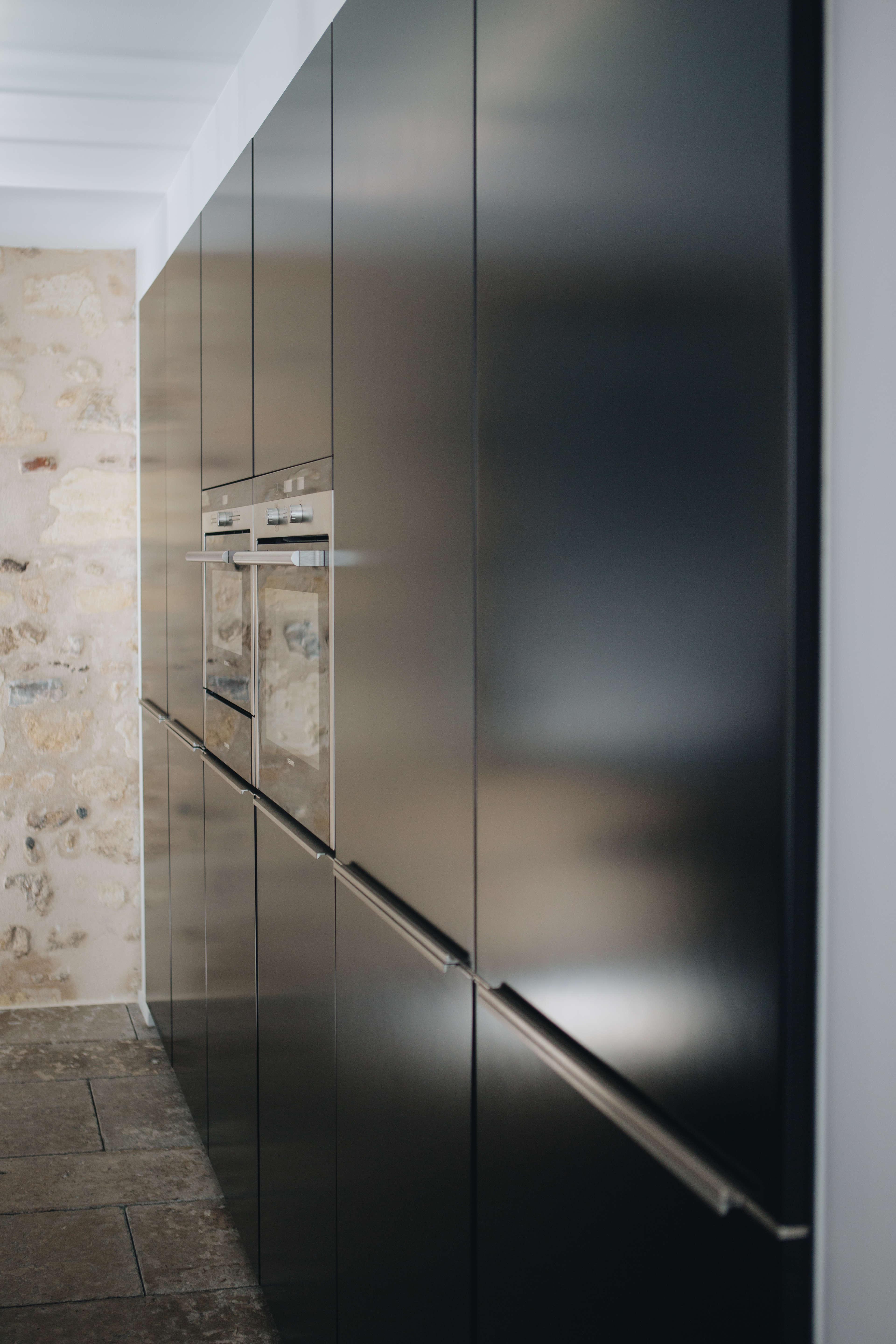 cuisine-perene-sur-mesure-pierre-naturel-inox