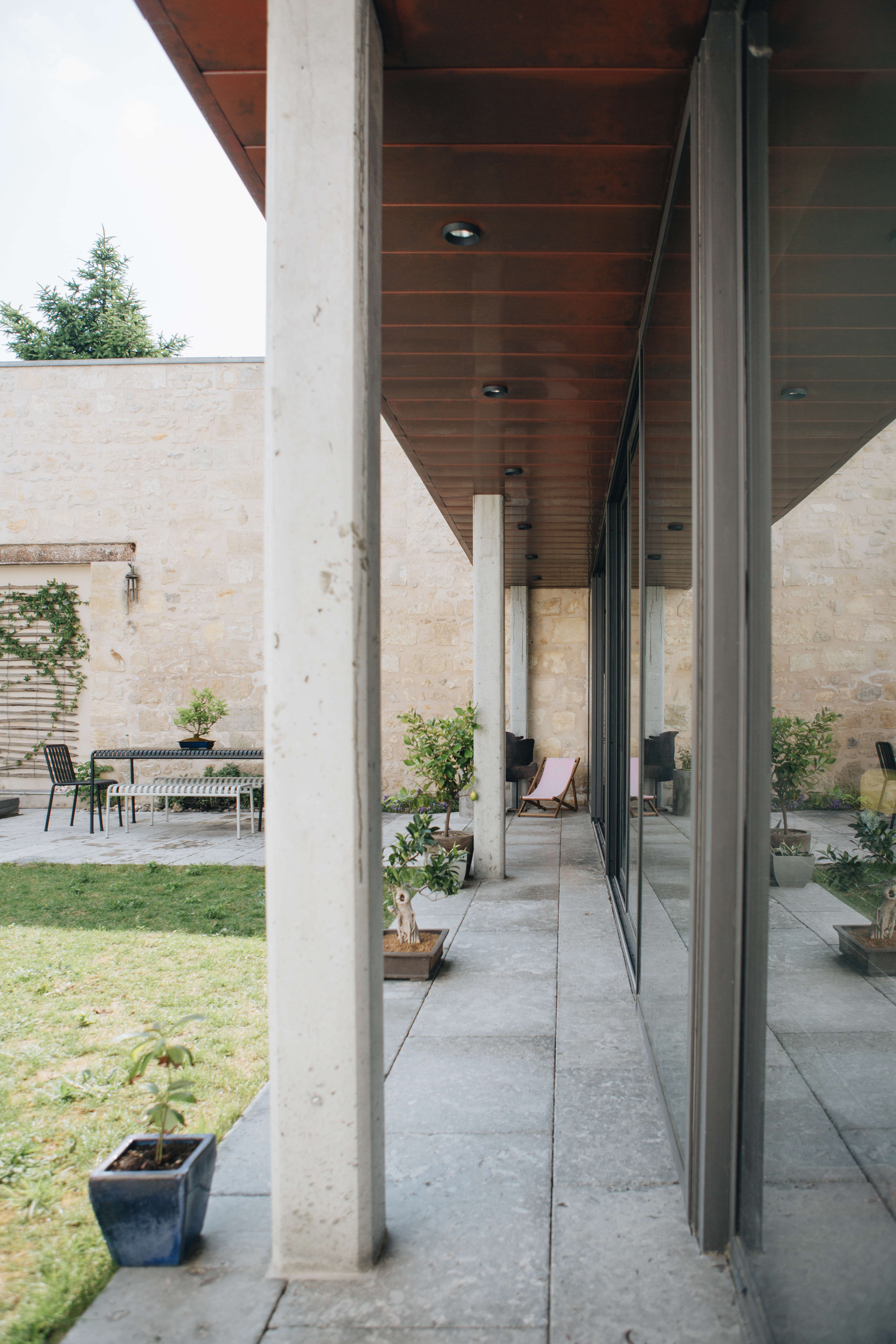 agencement-interieur-perene-cuisine-inox-moderne-industriel