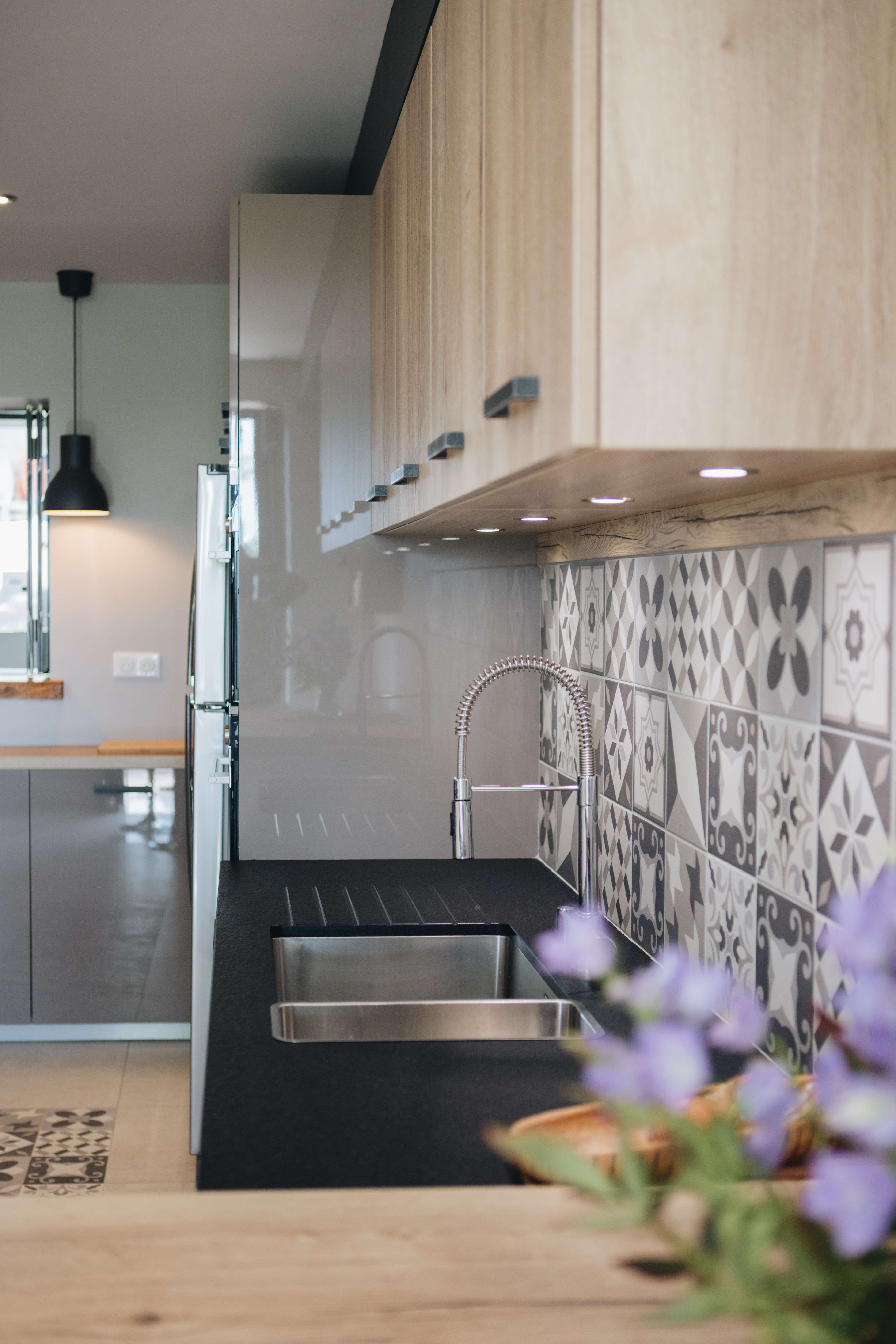 Cuisine-perene-authentique-carreau-de-ciment-design-merignac_0