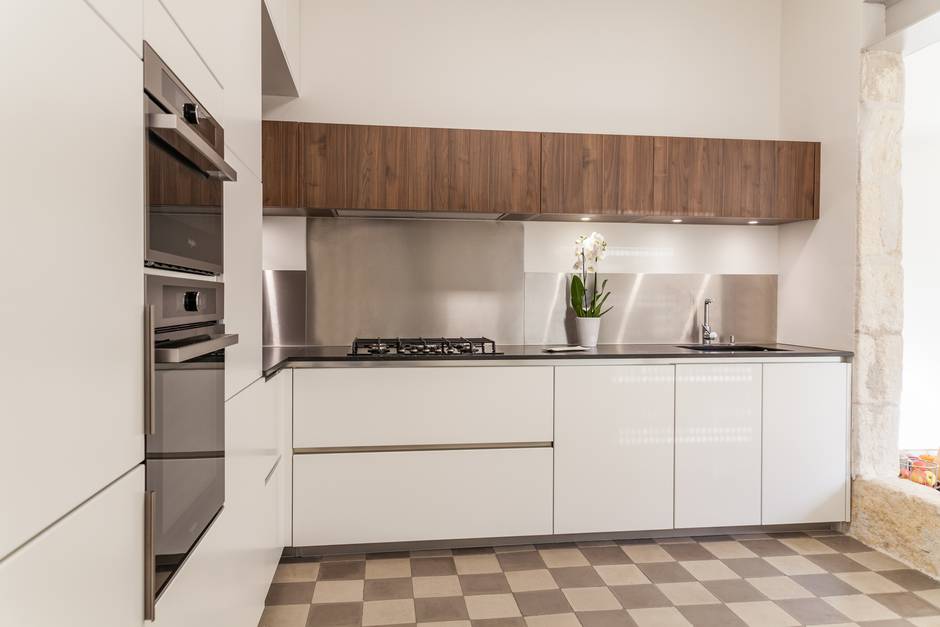 perene-nimes-agencement-interieur-cuisine-blanc-moderne