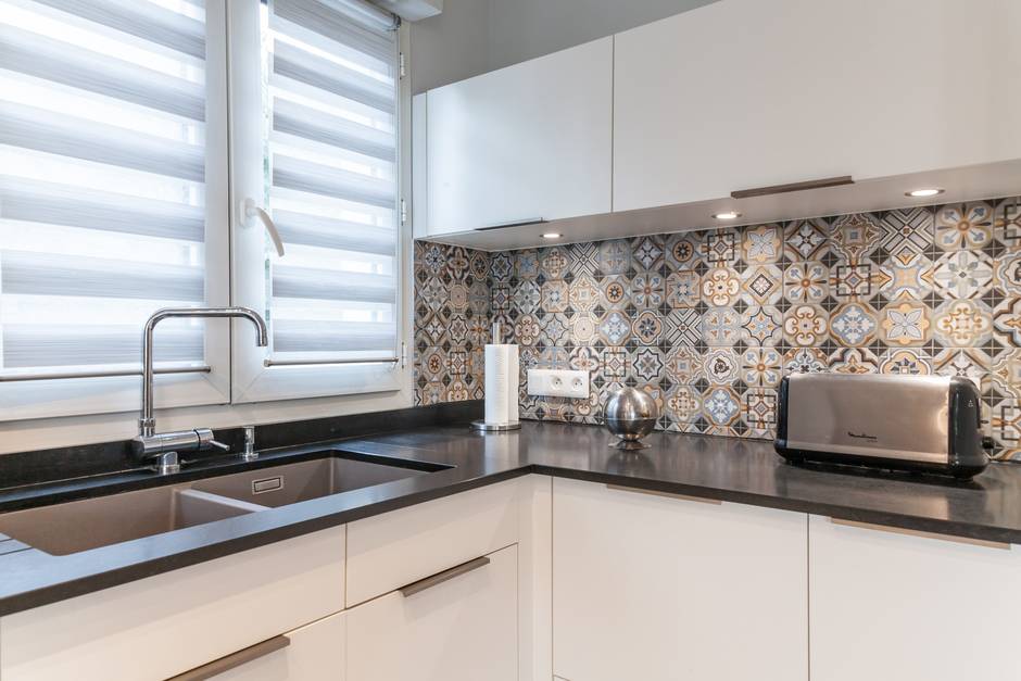 cuisine-sur-mesure-nimes-agencement-conception-carreau-de-ciment-moderne