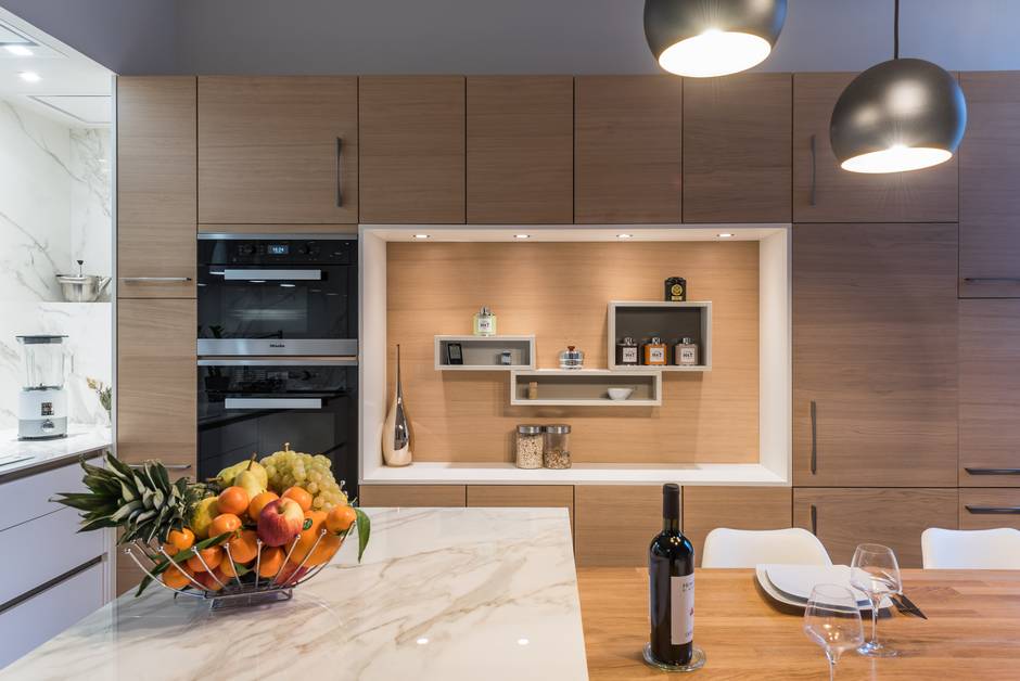 perene-lyon-croix-rousse-agencement-cuisine-marbre-bois-mur-armoires