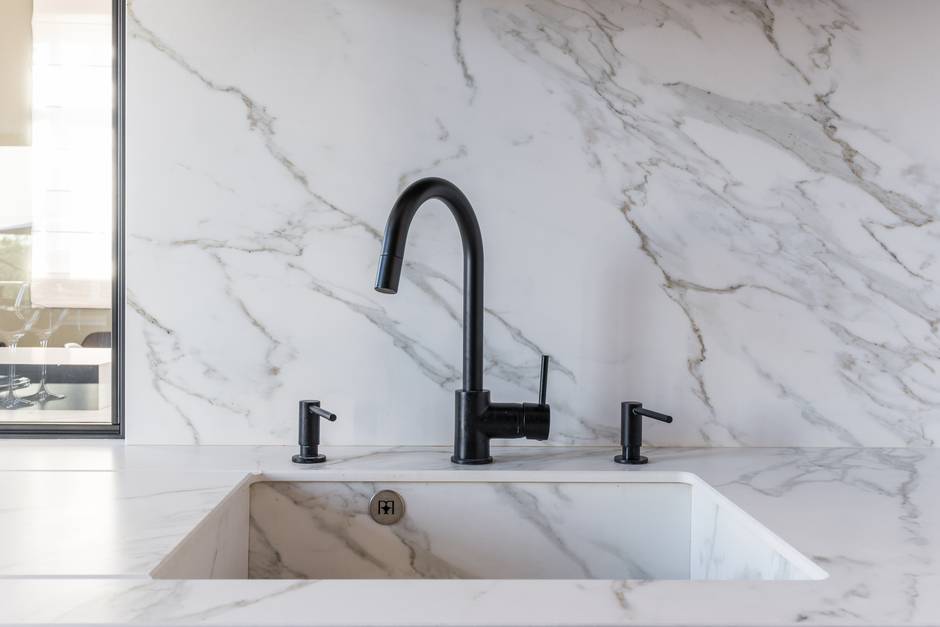 r%C3%A9novation-cuisine-luxe-moderne-perene