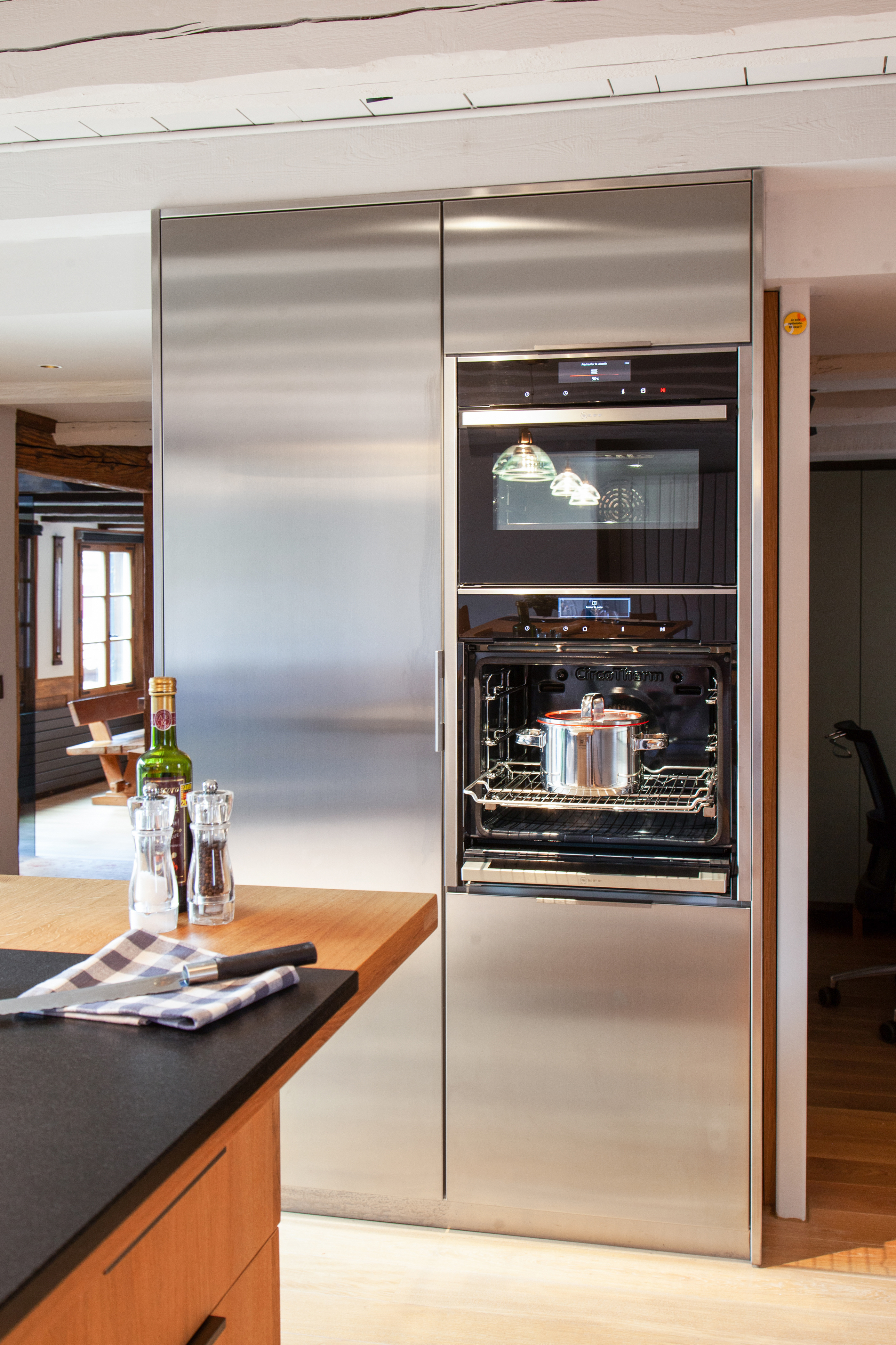 four%20NEFF%20porte%20rentrante