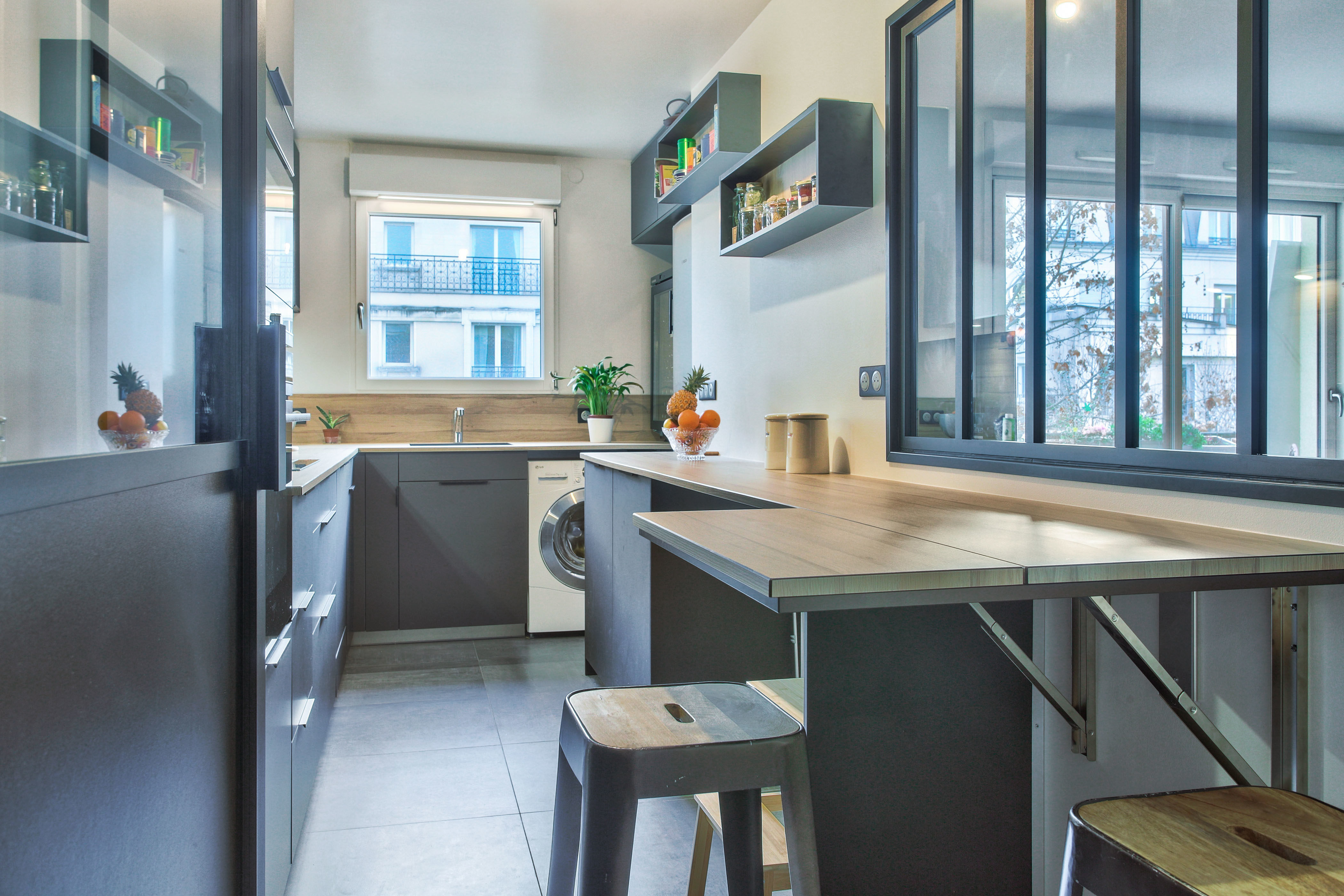 perene_boulogne_Une%20cuisine%20noire%20moderne%20et%20design_92214_06