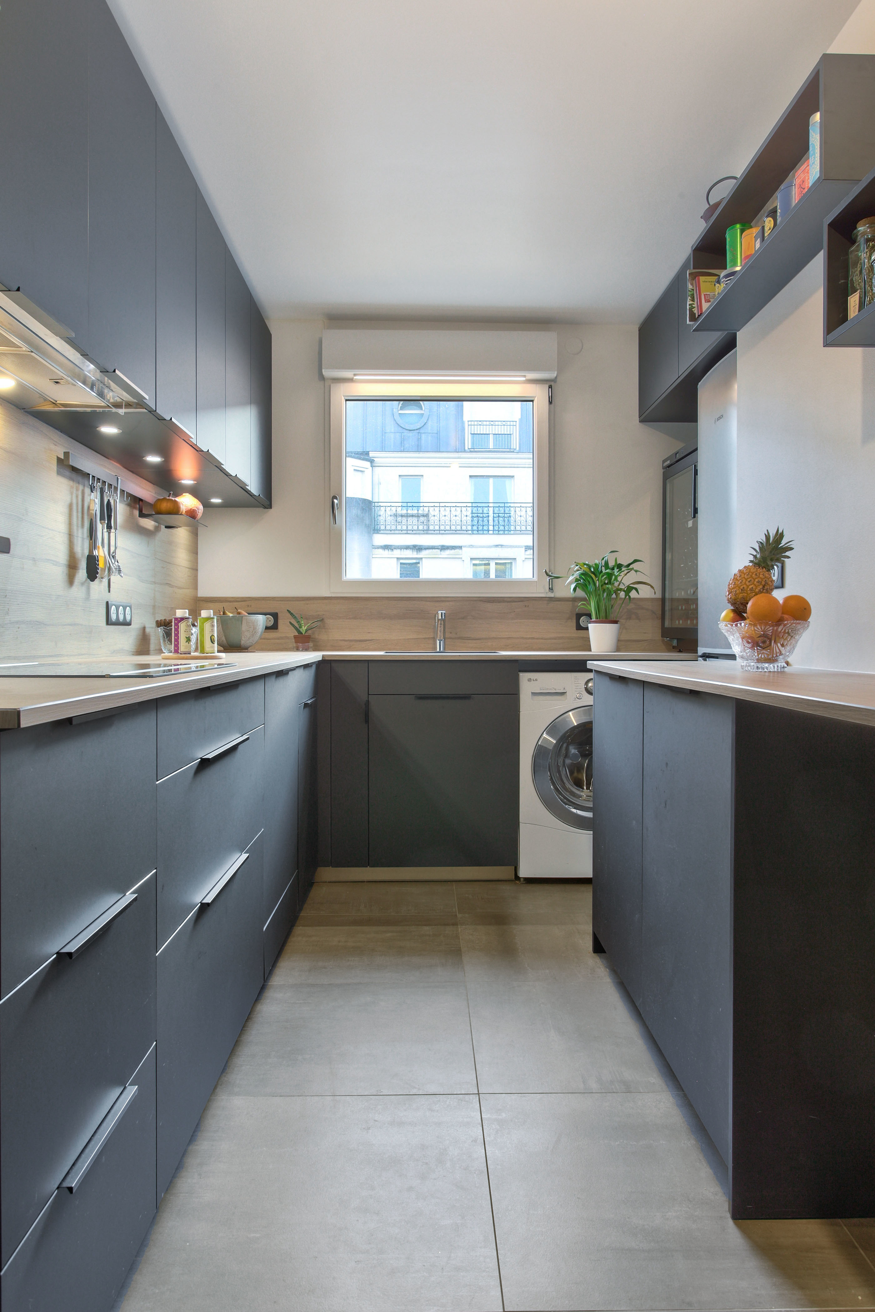 perene_boulogne_Une%20cuisine%20noire%20moderne%20et%20design_92214_07