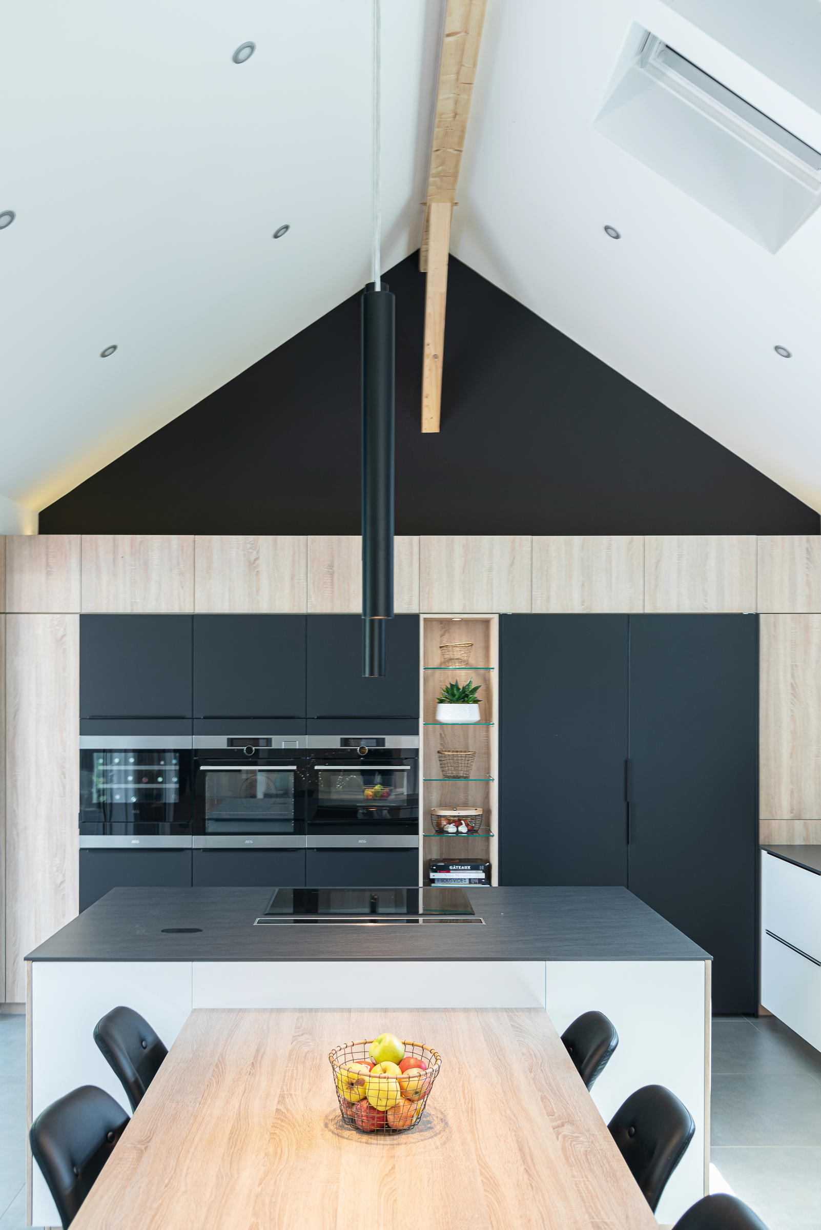 Cuisine%20ouverte%20blanc%20bois%20et%20noir%206%20BD