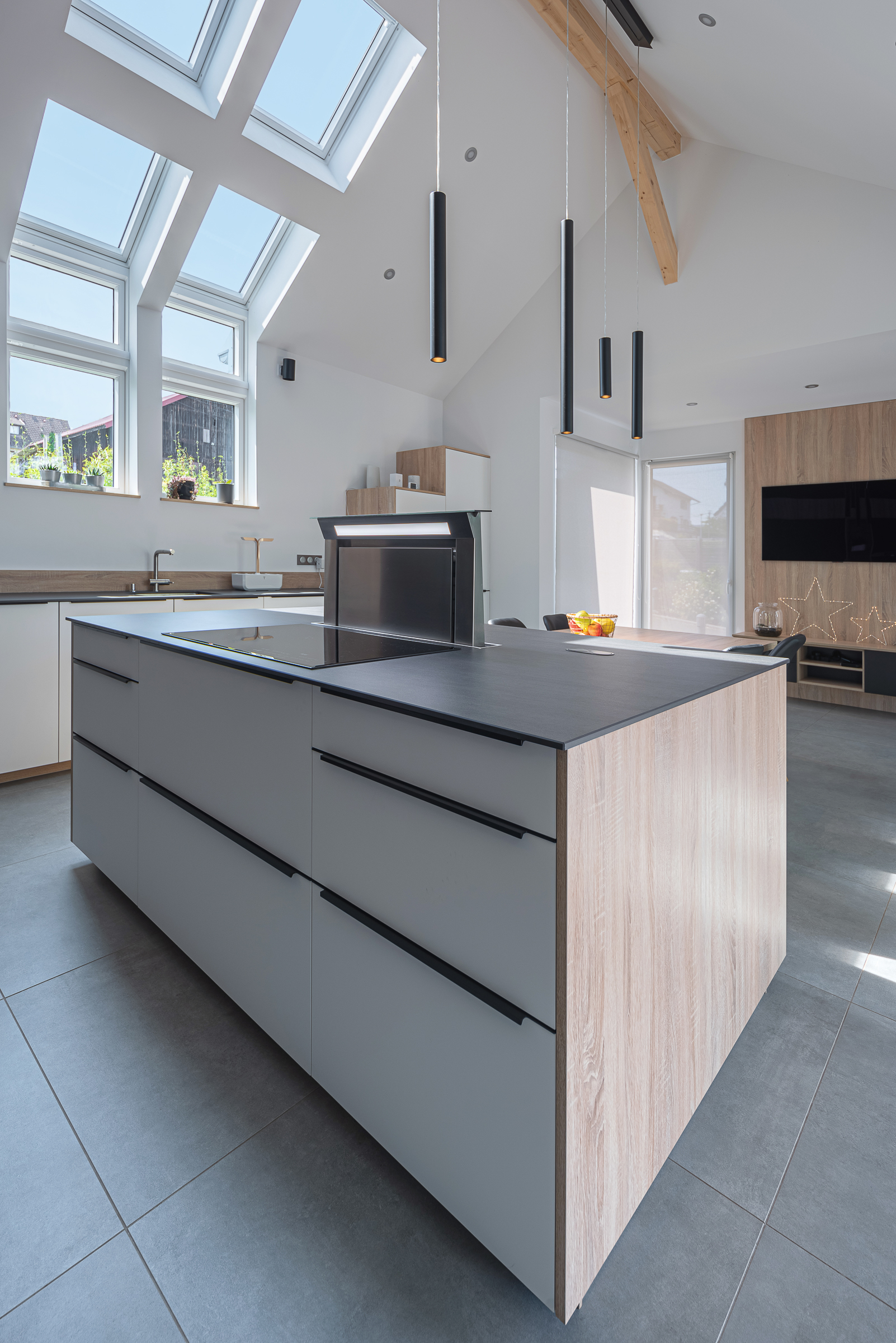 Cuisine%20ouverte%20blanc%20bois%20et%20noir%204%20BD