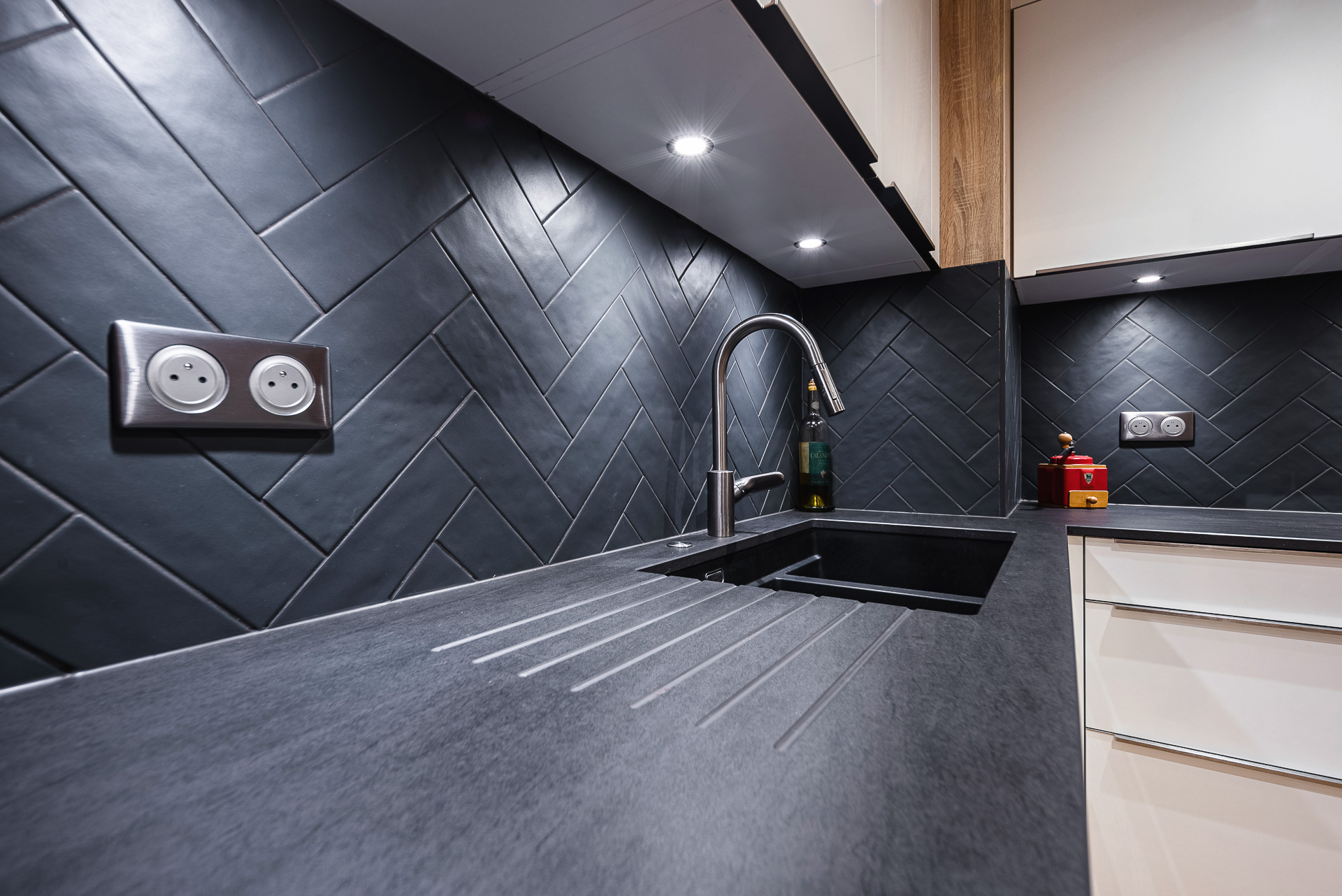 Cuisine%20cr%C3%A9dence%20chervon%20noir