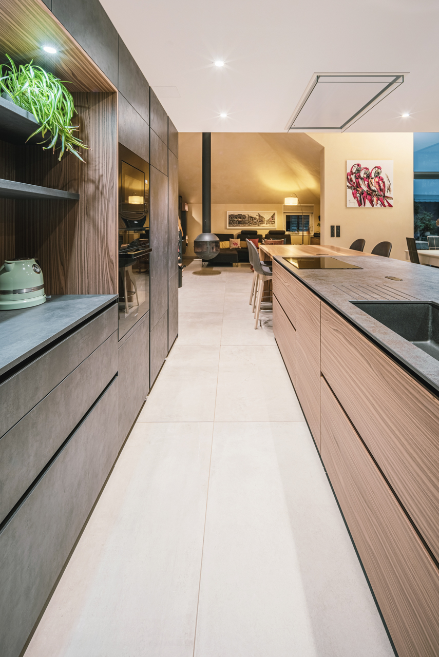 Cuisine%20ouverte%20%C3%AElot%20noyer%20anthracite