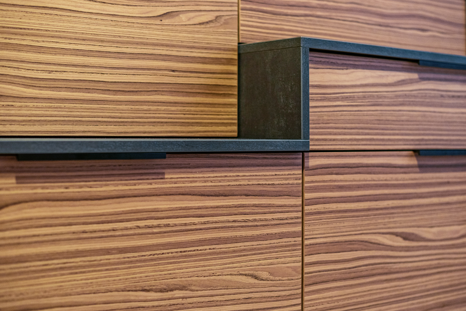 Meuble%20TV%20noyer%20et%20b%C3%A9ton%20anthracite