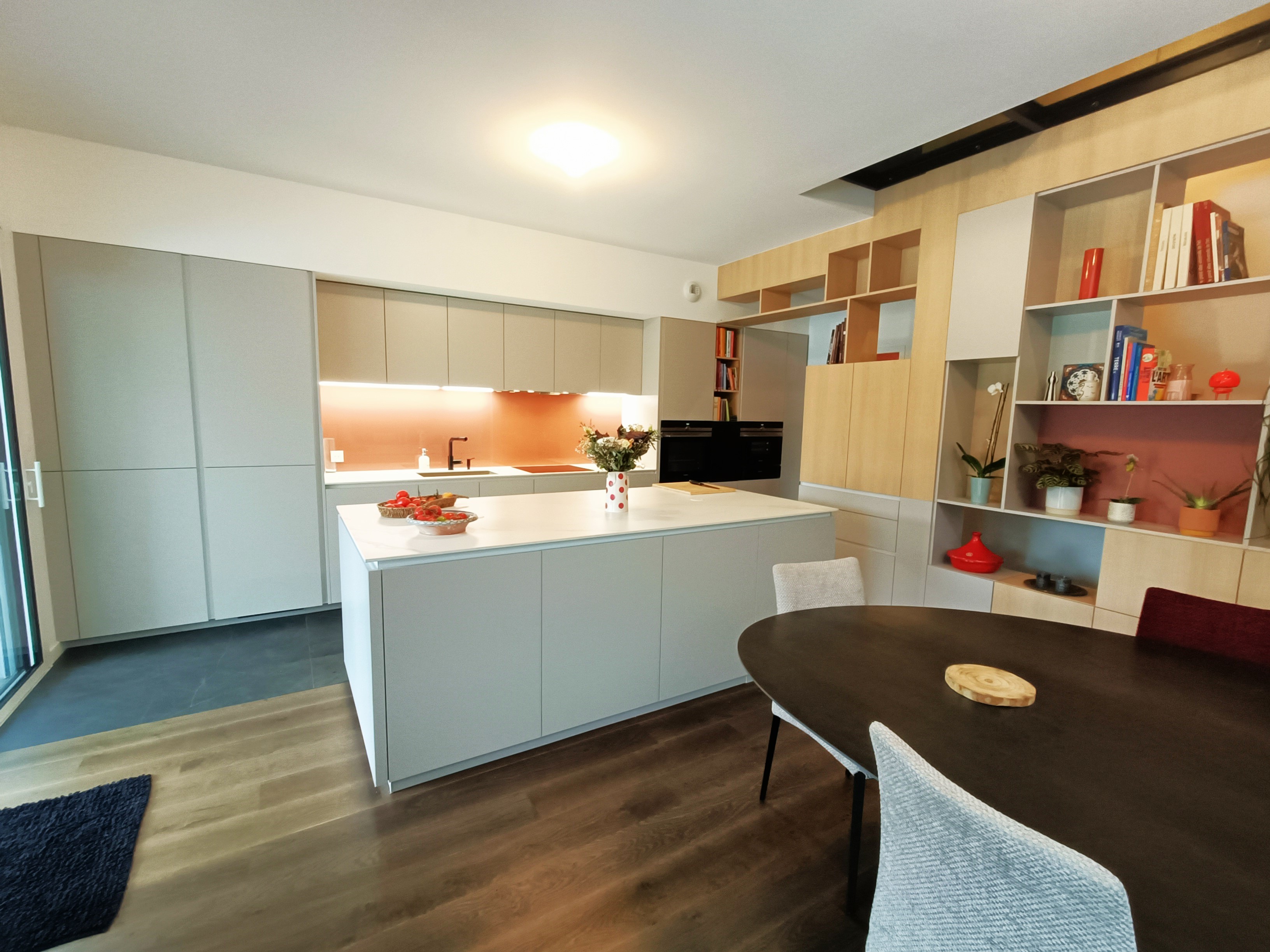 1 Bibliothèque avec vue cuisine 1