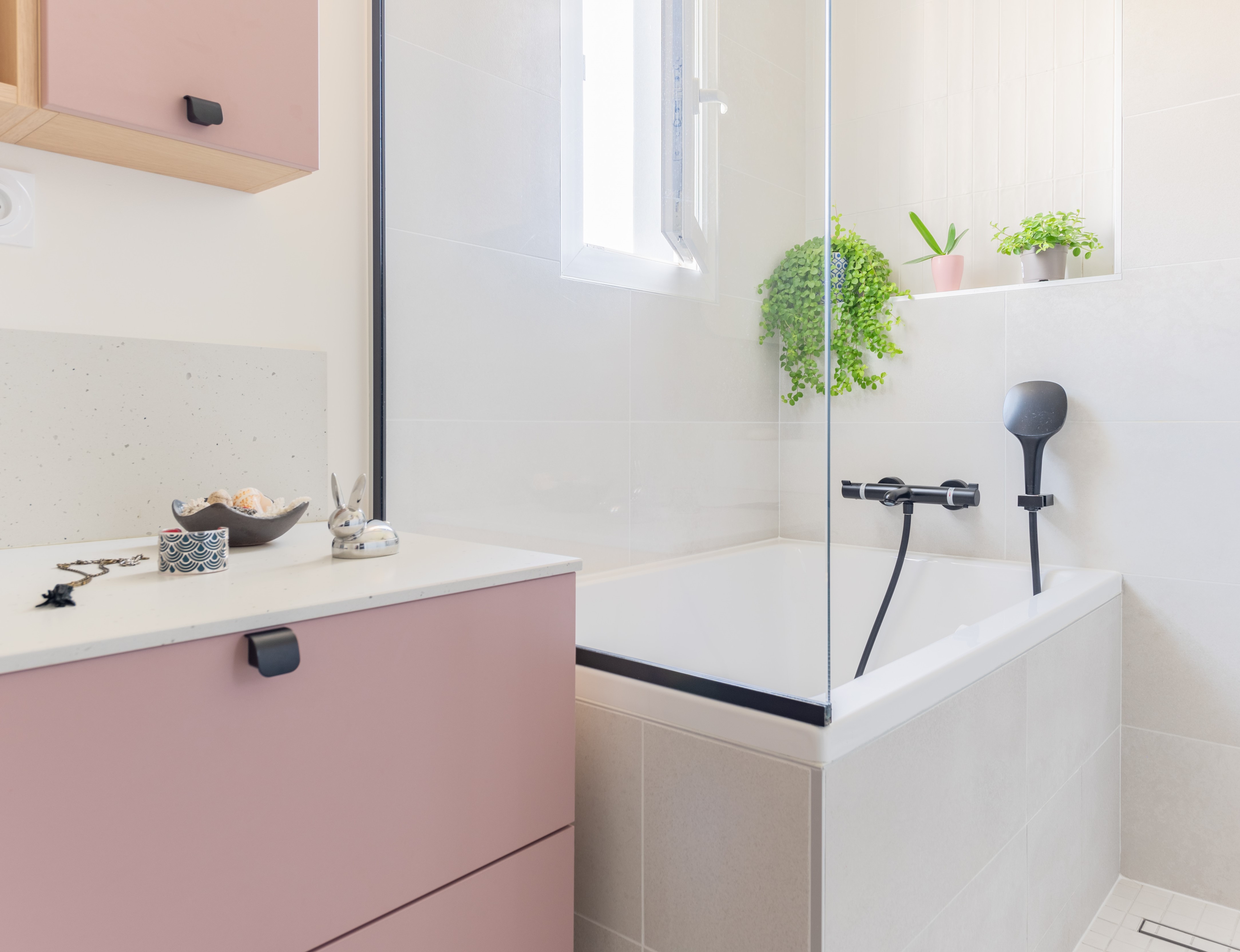 Meuble-et-douche-moderne-perene-obernai